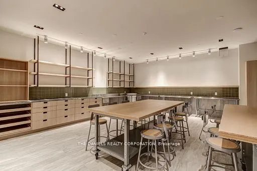 2485 Eglinton Avenue W, #622