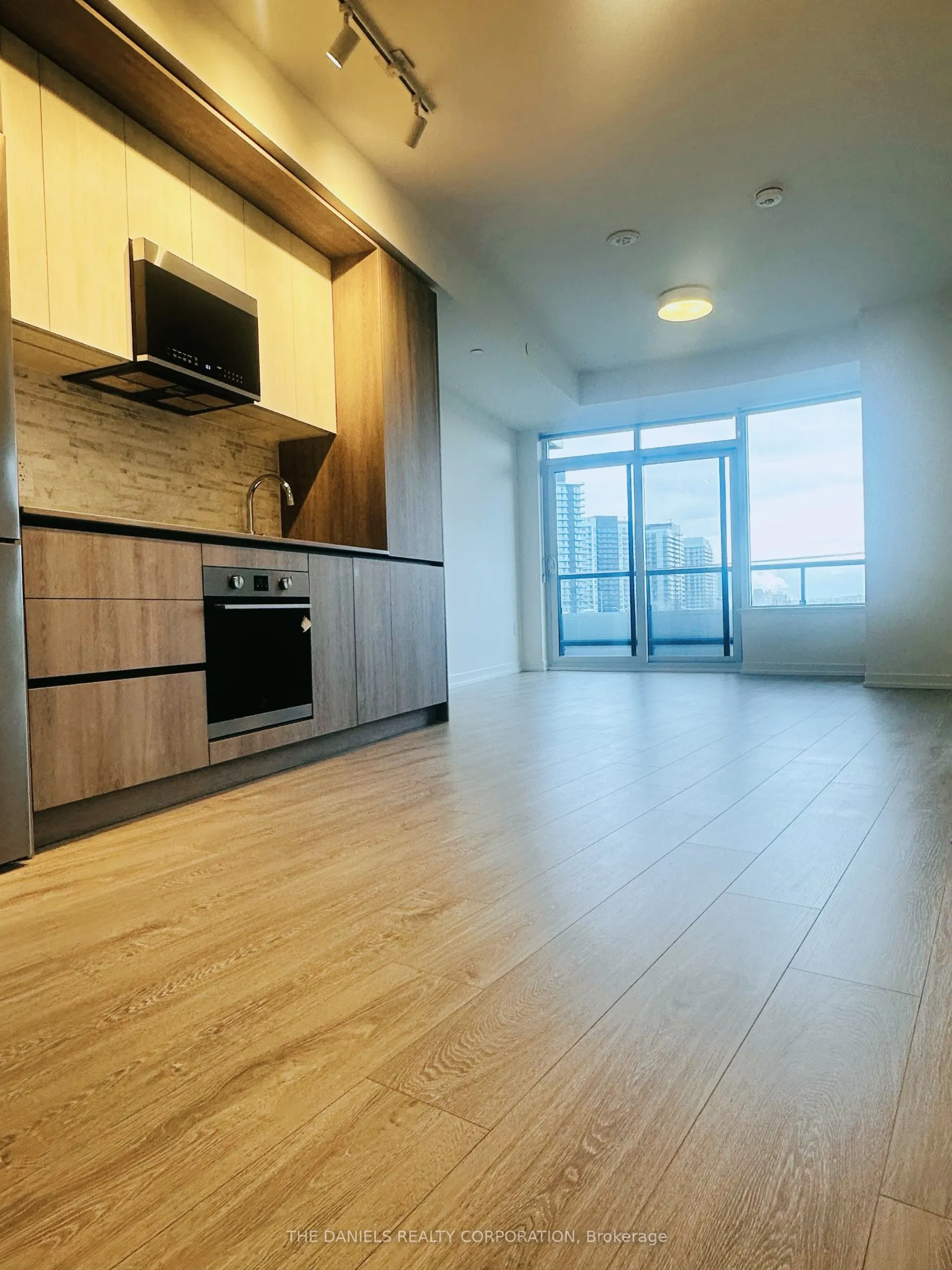 2485 Eglinton Avenue W, #622