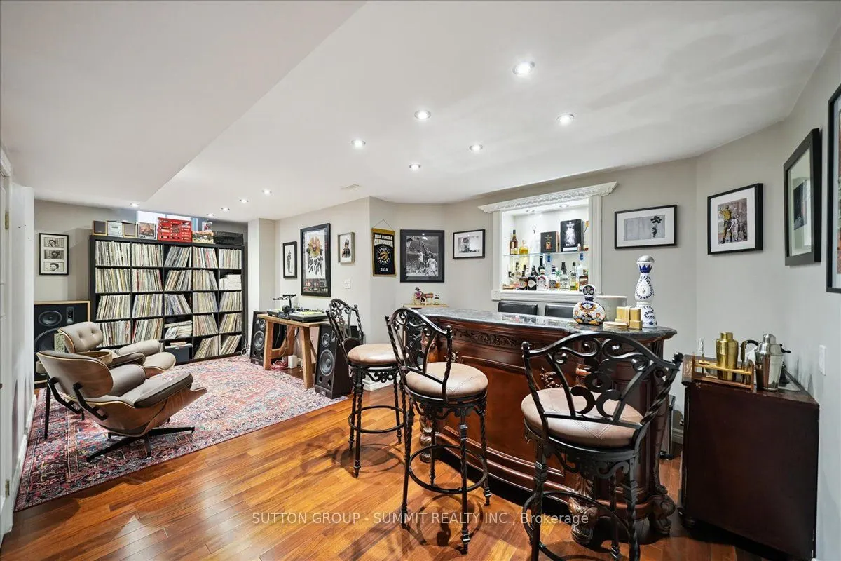 2237 Adirondak Trail