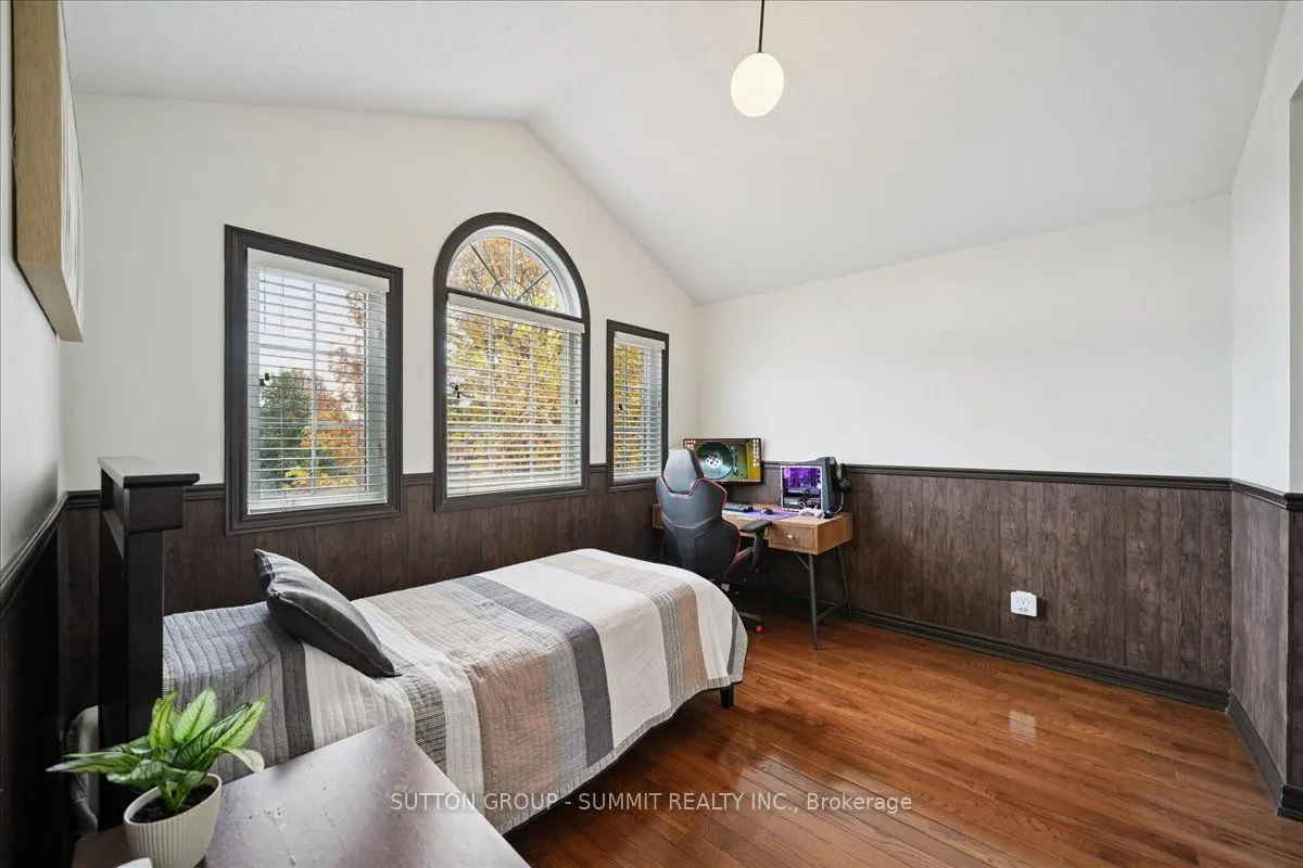 2237 Adirondak Trail