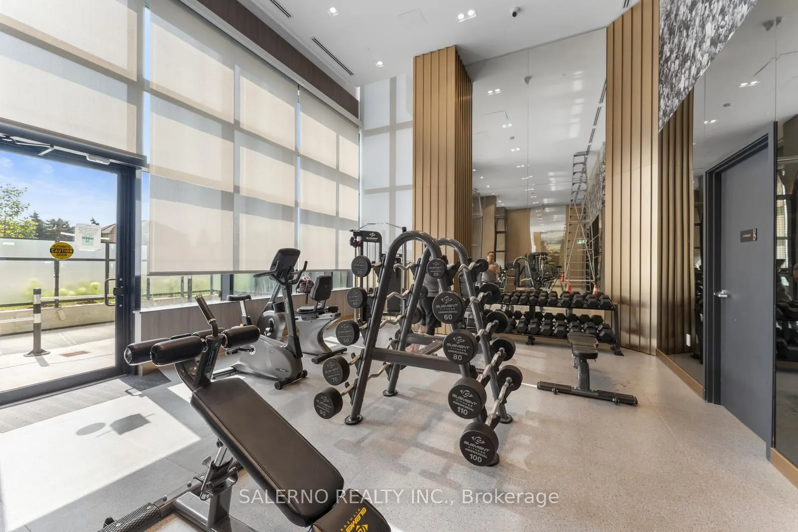 395 Dundas Street W, #612