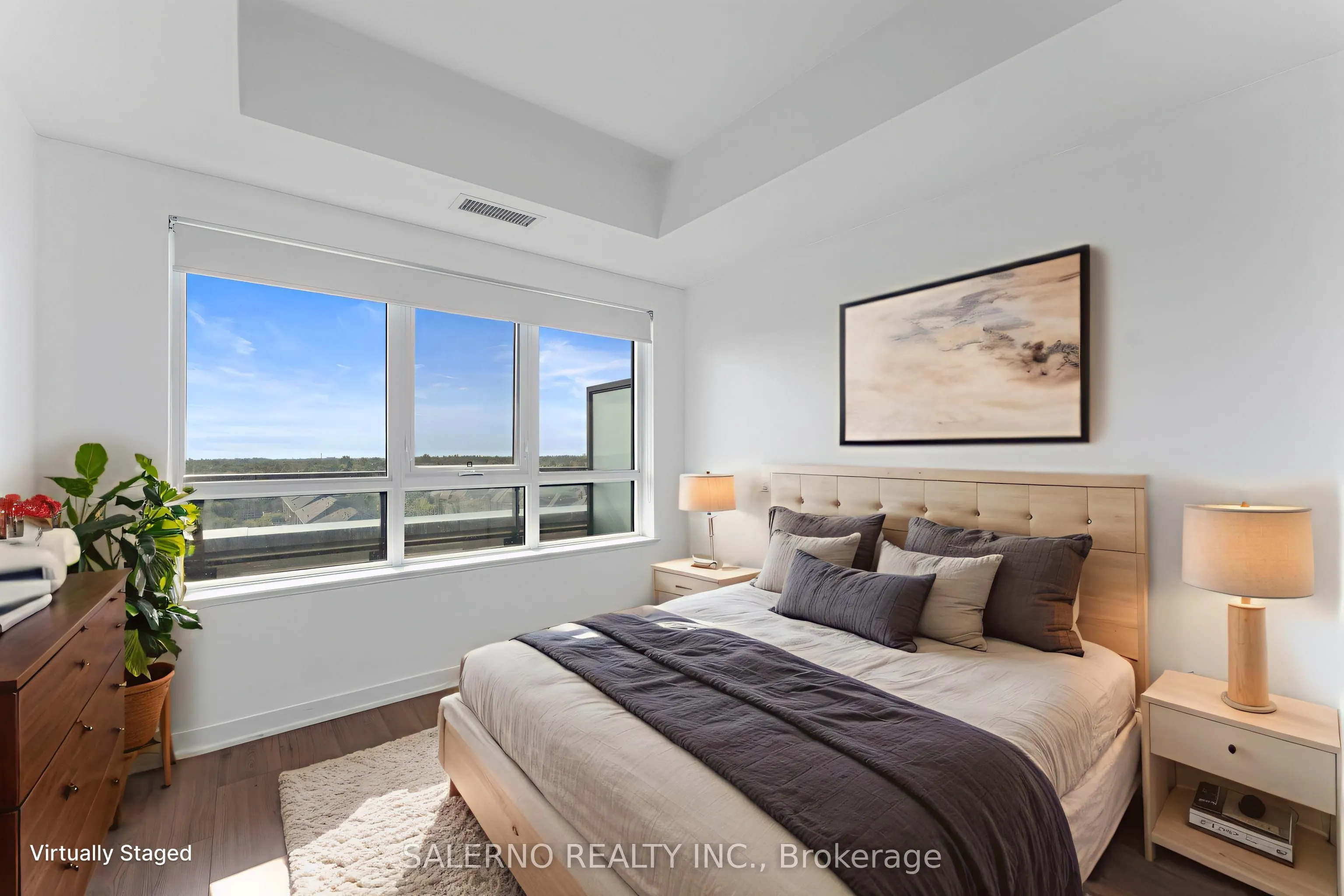 395 Dundas Street W, #612