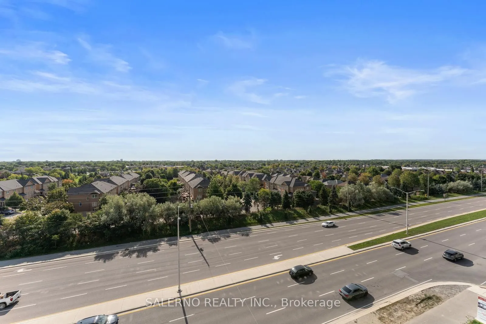 395 Dundas Street W, #612