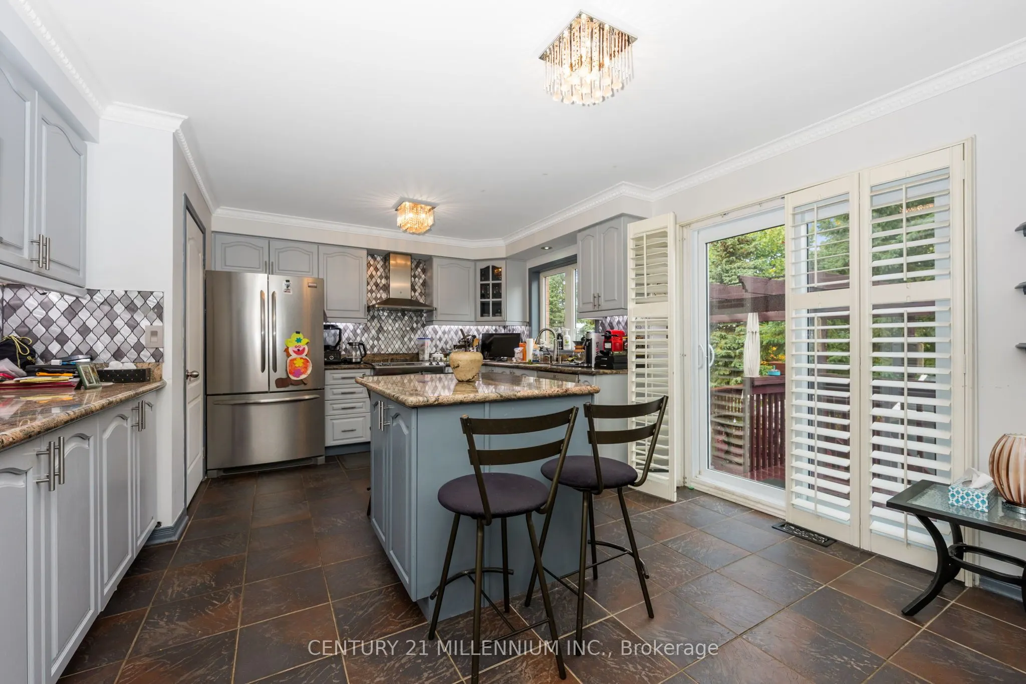 23 Upper Highlands Drive