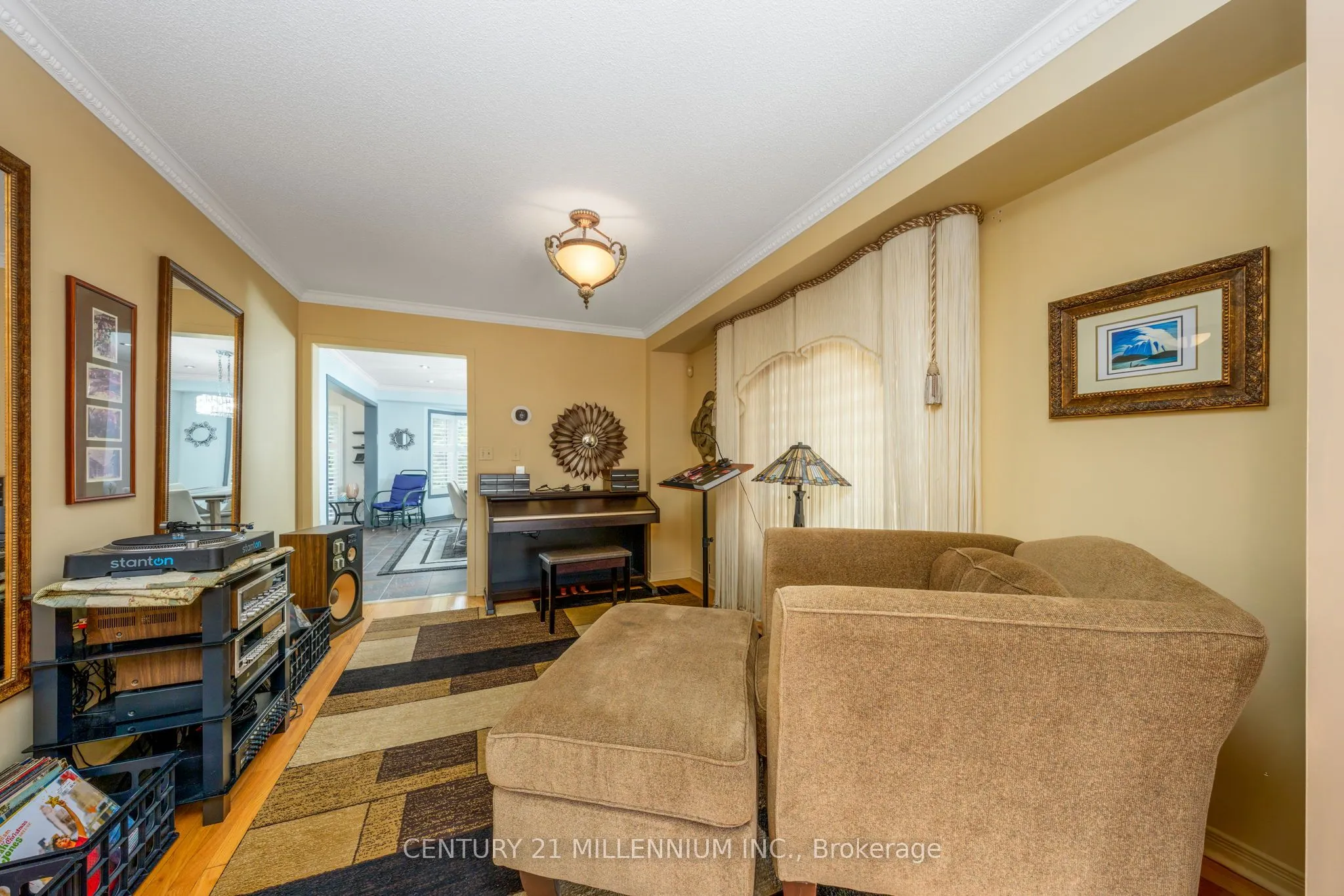 23 Upper Highlands Drive