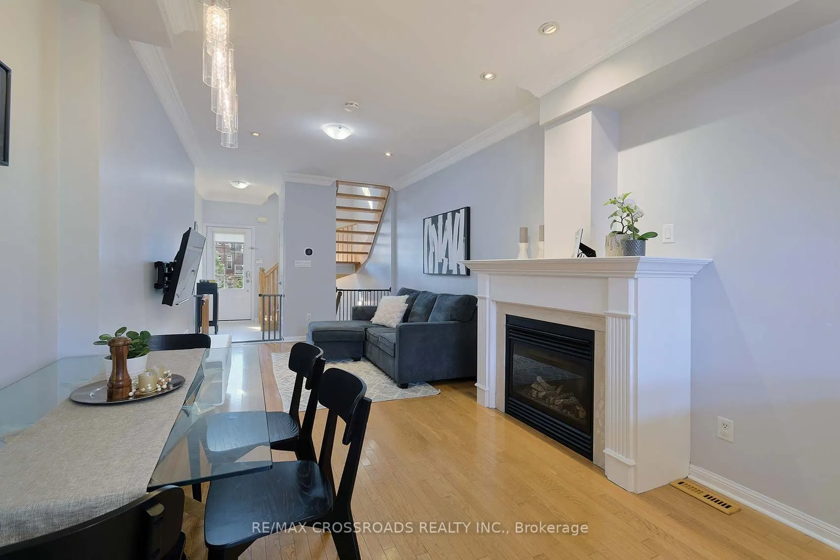 3890 Bloor Street W, #6