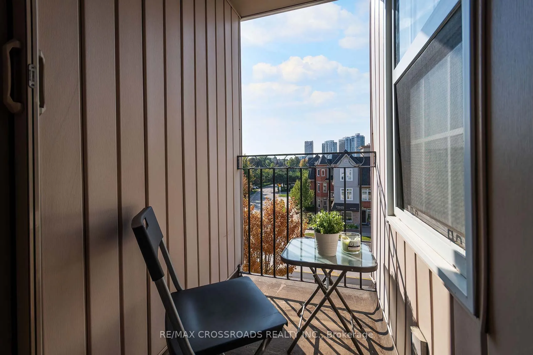 3890 Bloor Street W, #6