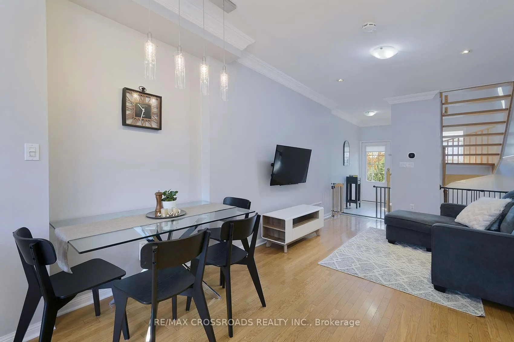 3890 Bloor Street W, #6