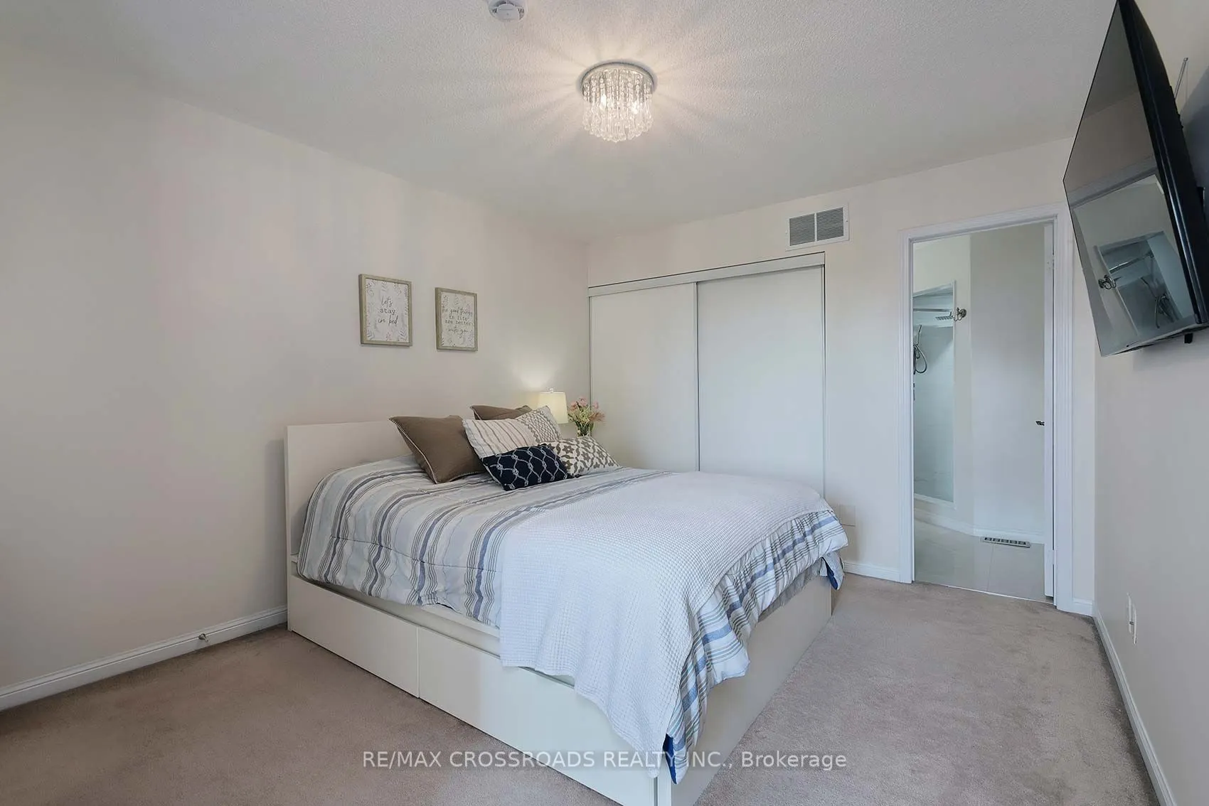 3890 Bloor Street W, #6