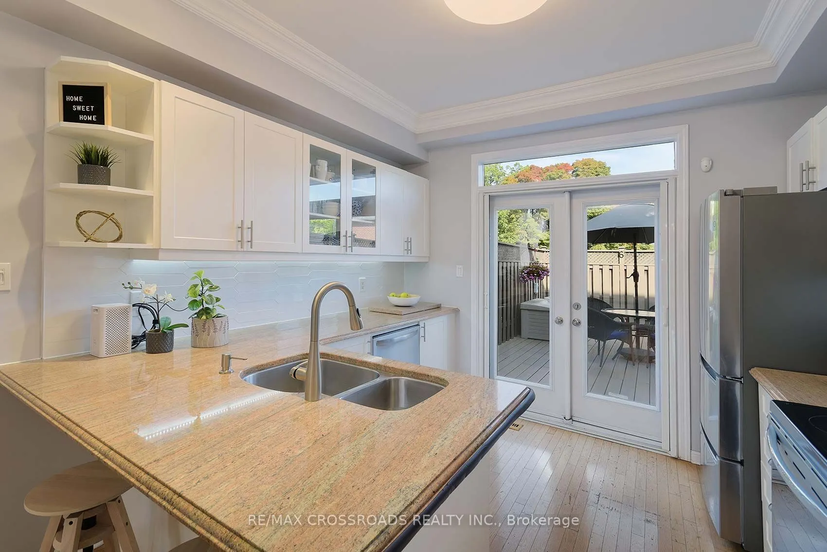 3890 Bloor Street W, #6