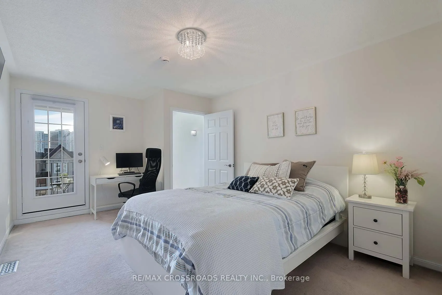 3890 Bloor Street W, #6