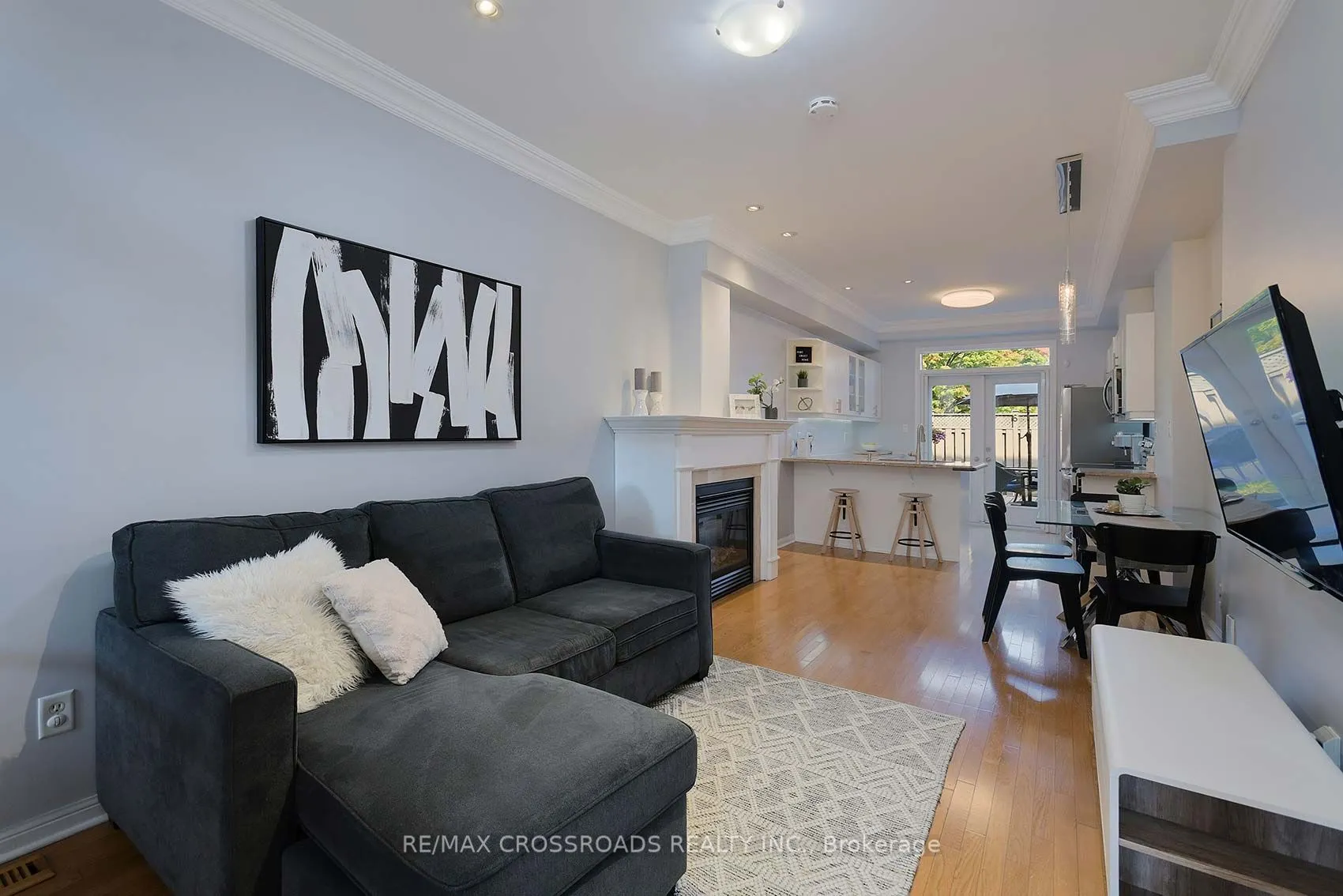 3890 Bloor Street W, #6