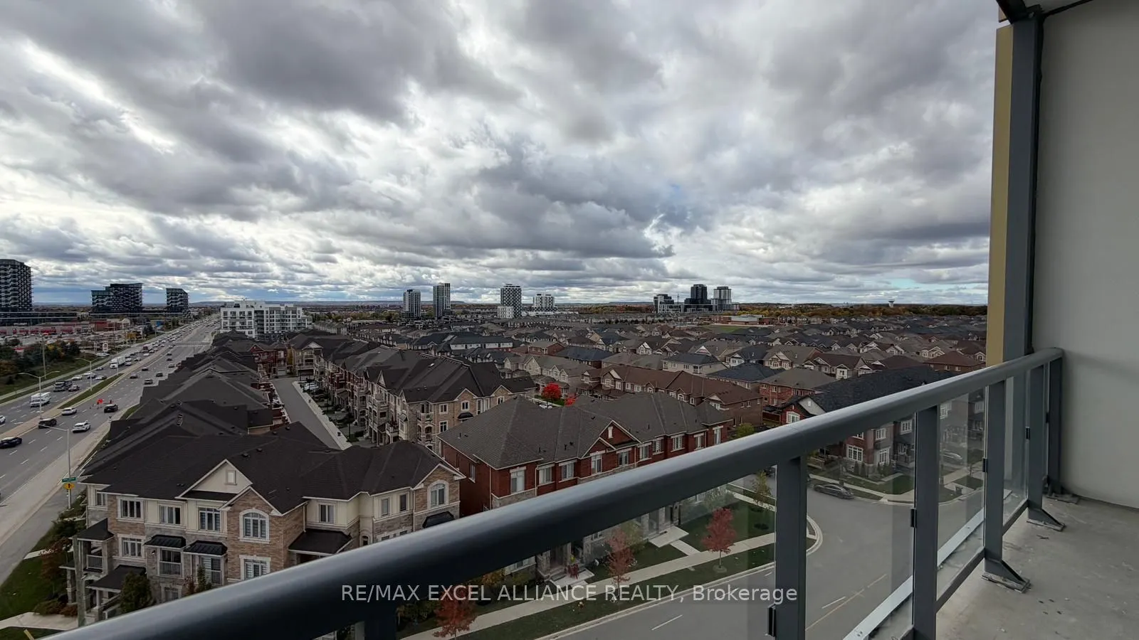 1005 Dundas Street E, #914