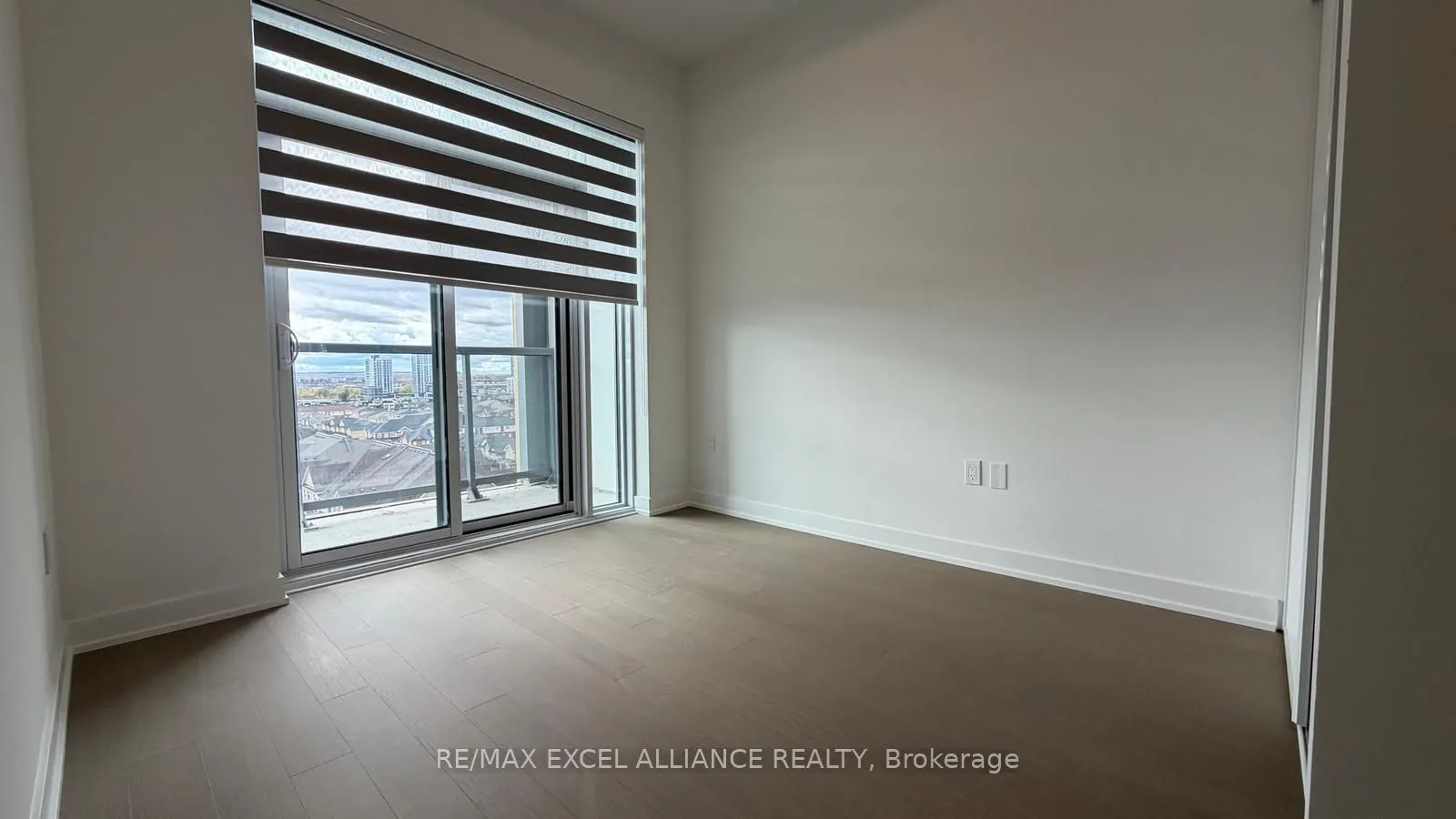 1005 Dundas Street E, #914