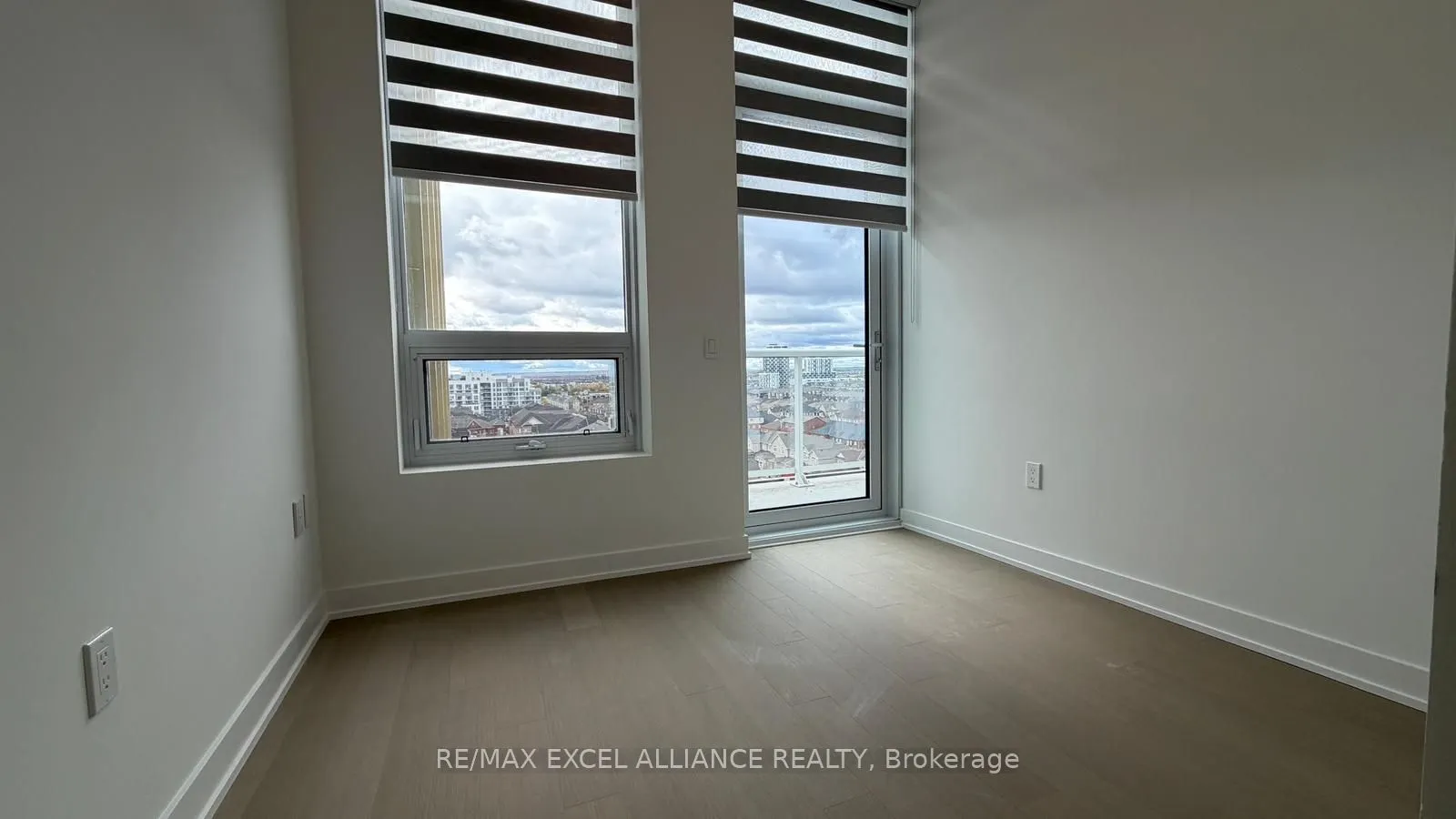 1005 Dundas Street E, #914