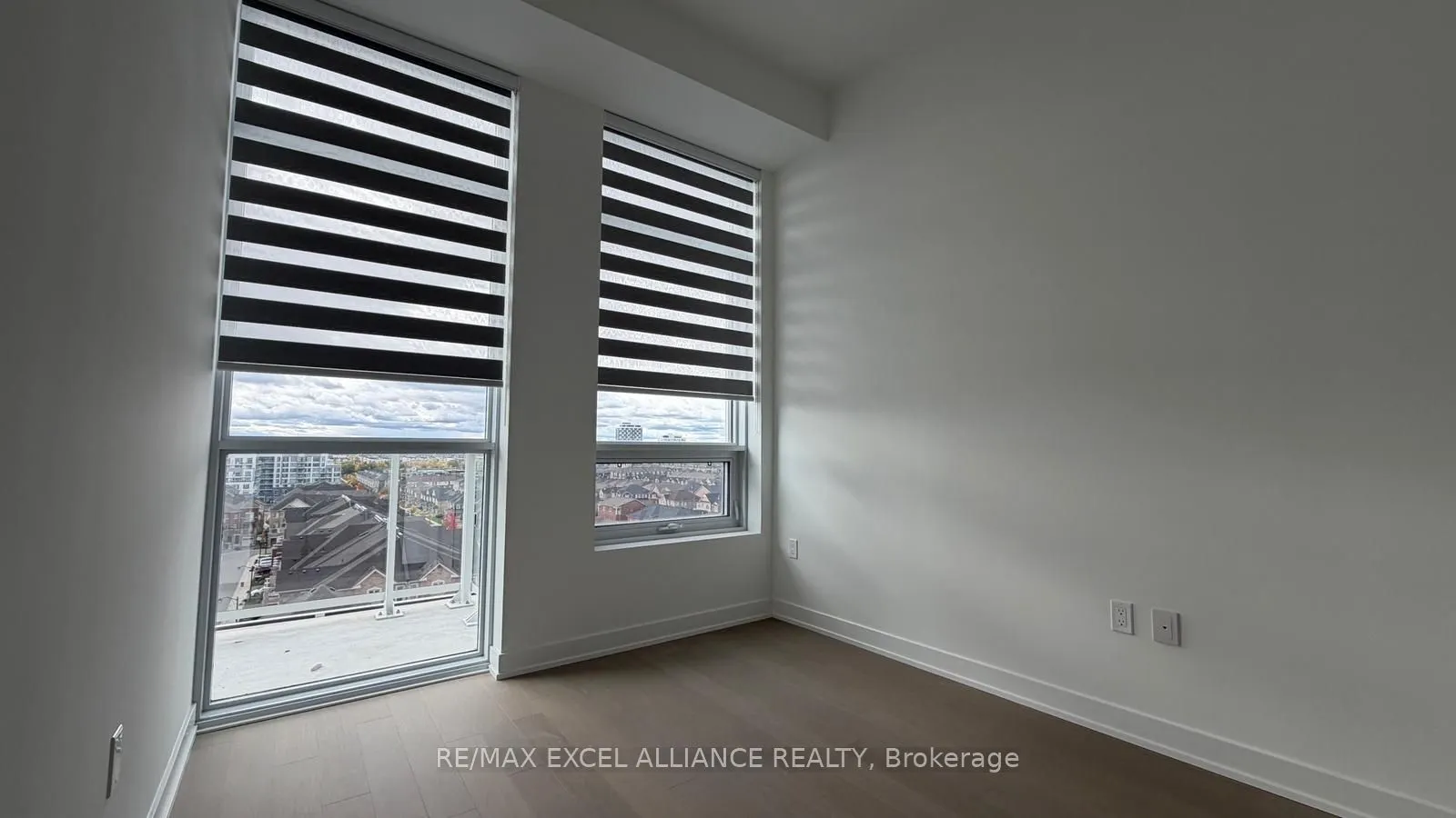 1005 Dundas Street E, #915