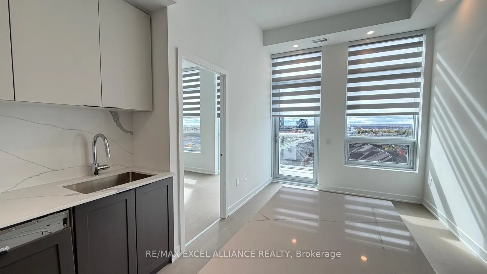 1005 Dundas Street E, #915