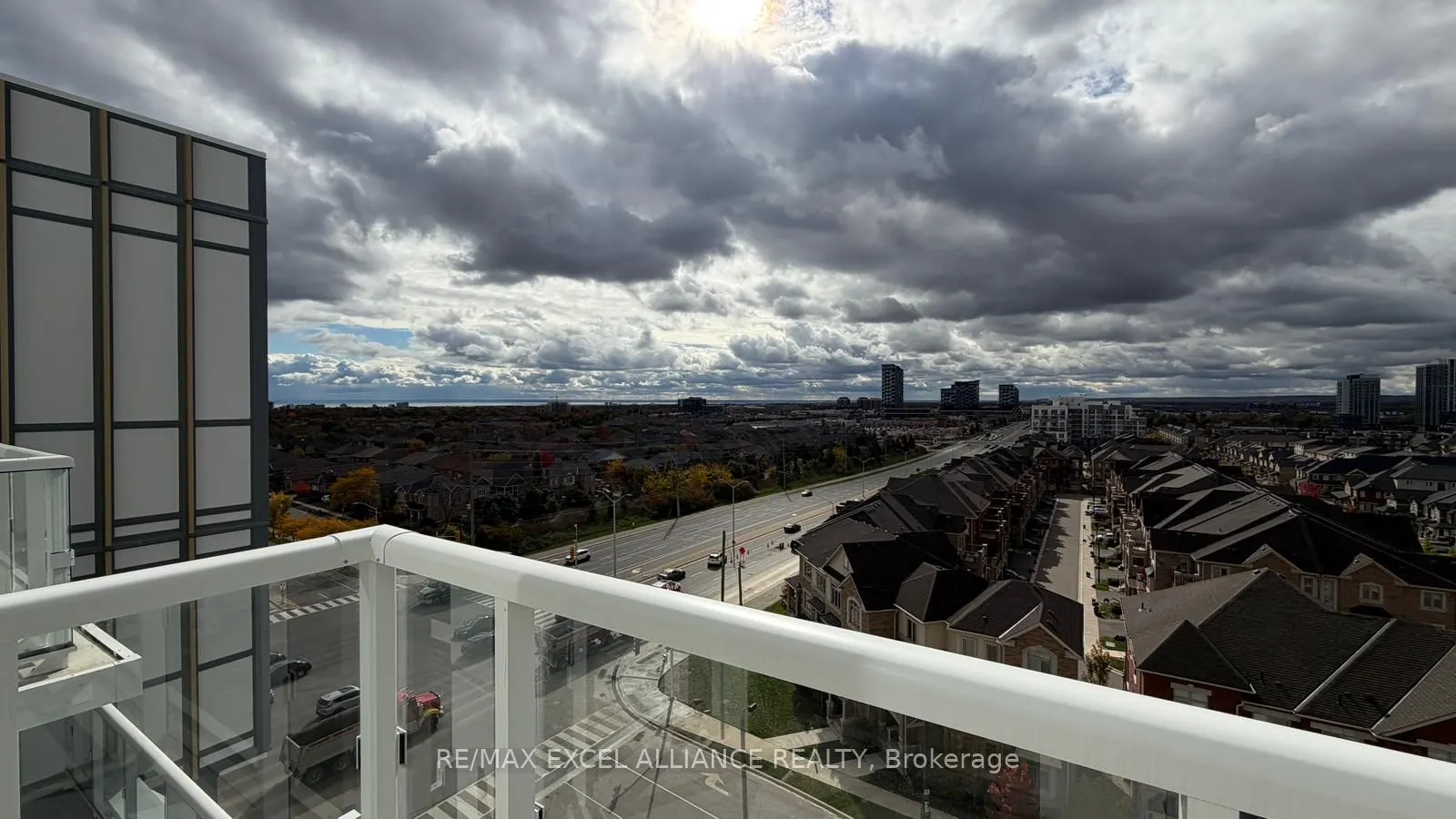 1005 Dundas Street E, #915