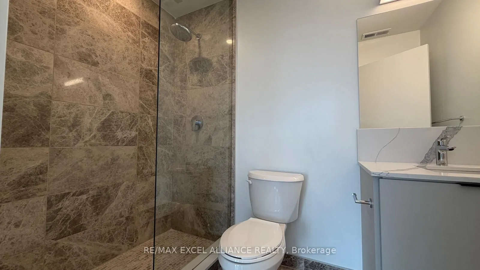 1005 Dundas Street E, #915