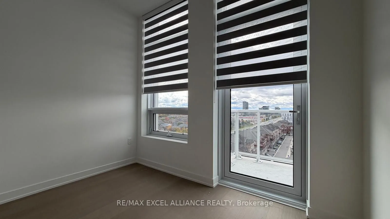 1005 Dundas Street E, #915