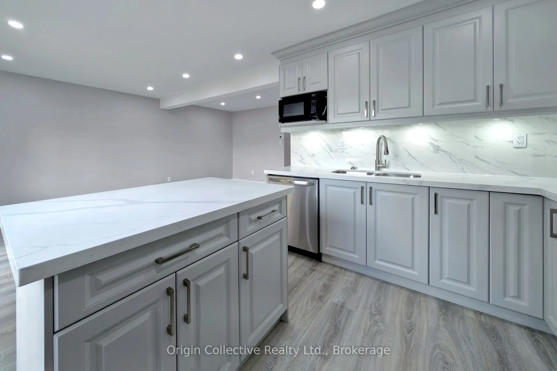 47 Woolenscote Circle