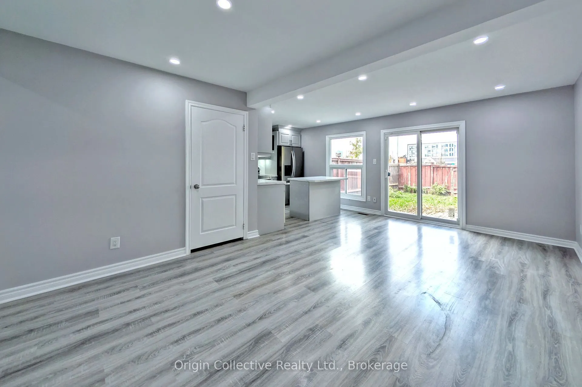 47 Woolenscote Circle