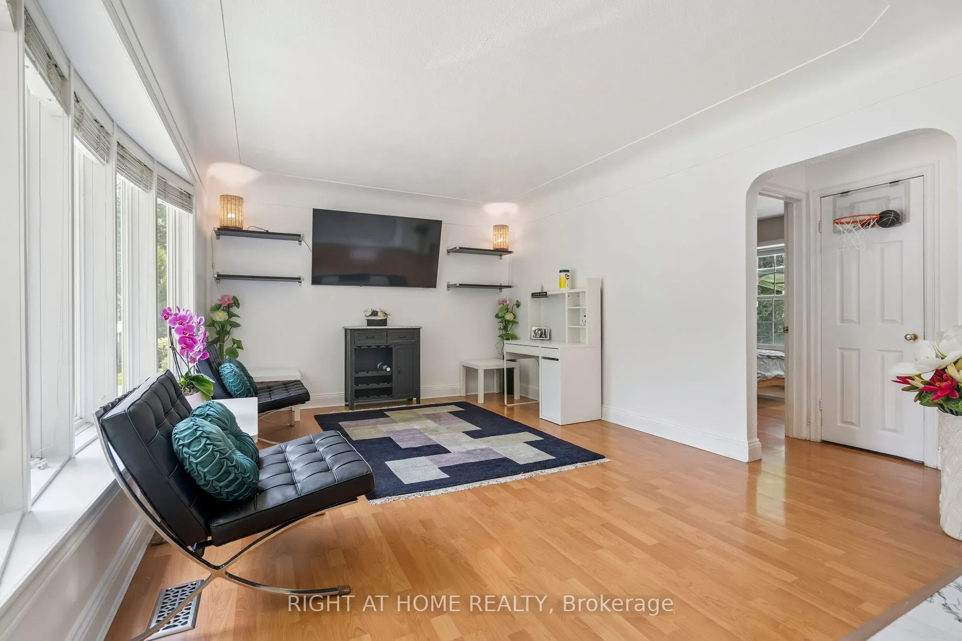 2343 Mountainside Drive