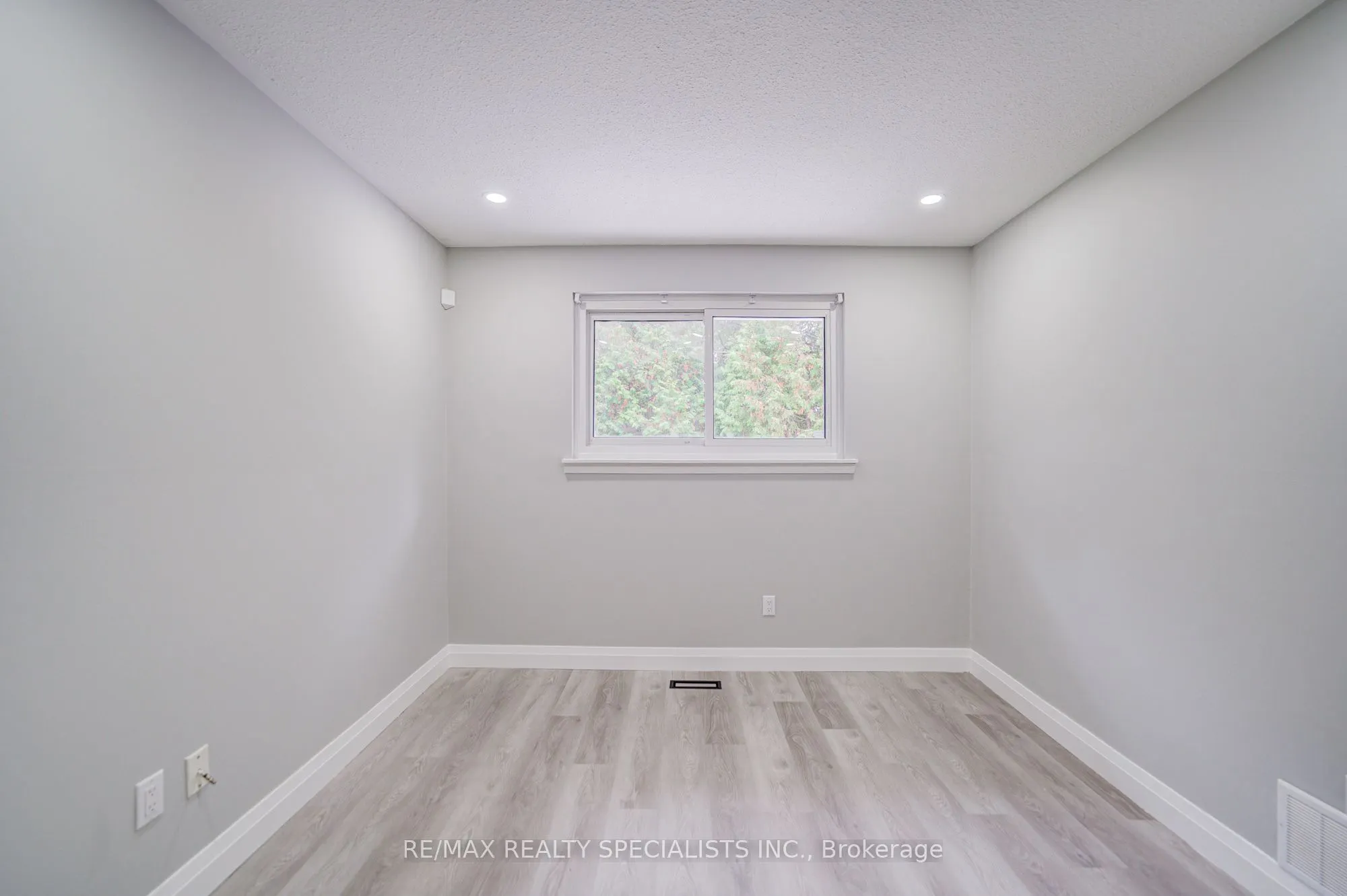 32 Drum Oak Crescent