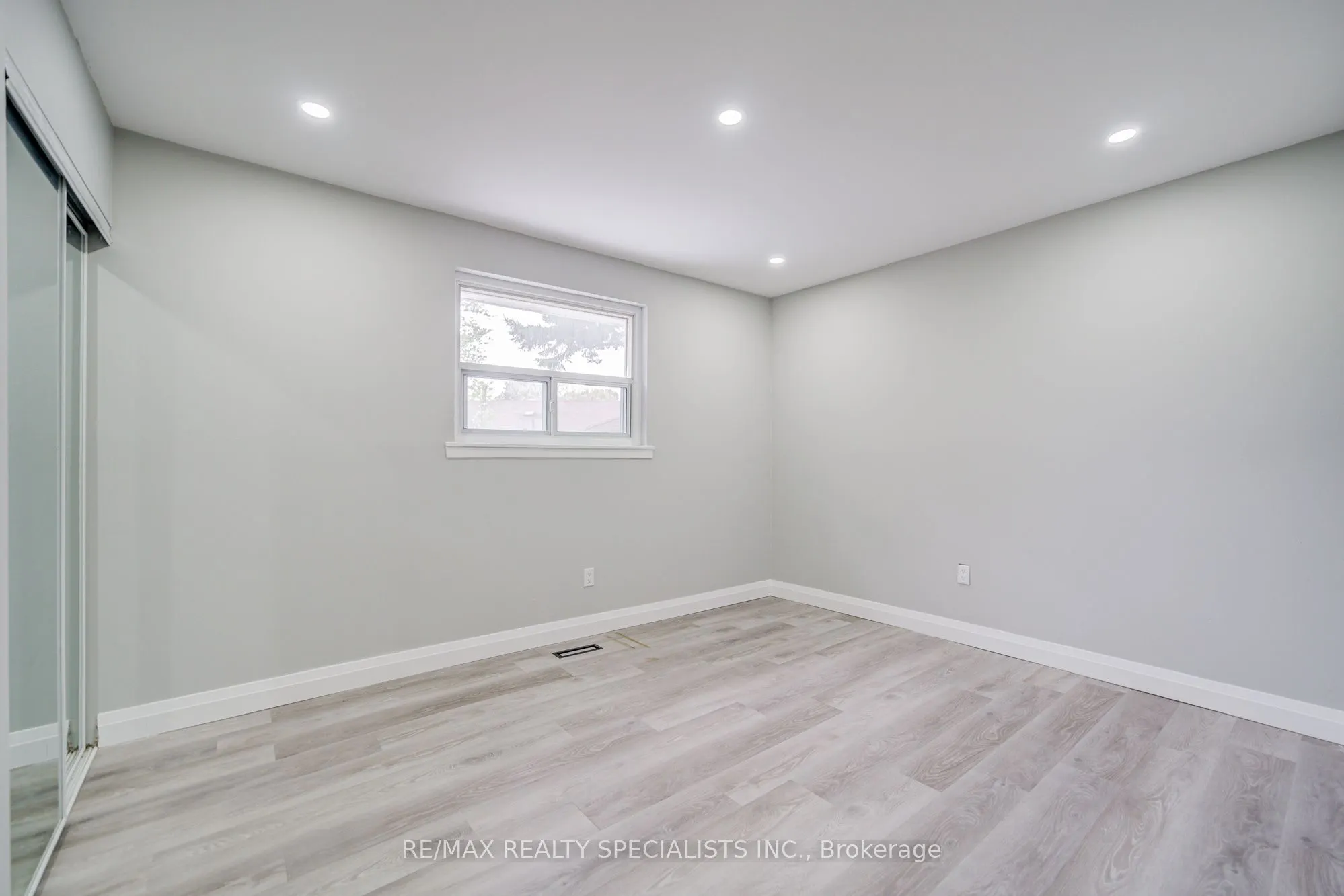 32 Drum Oak Crescent