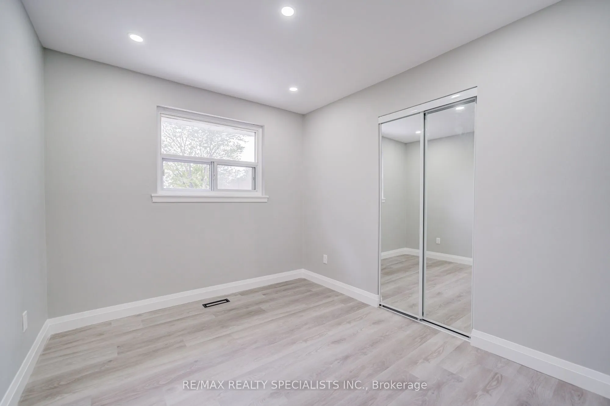 32 Drum Oak Crescent