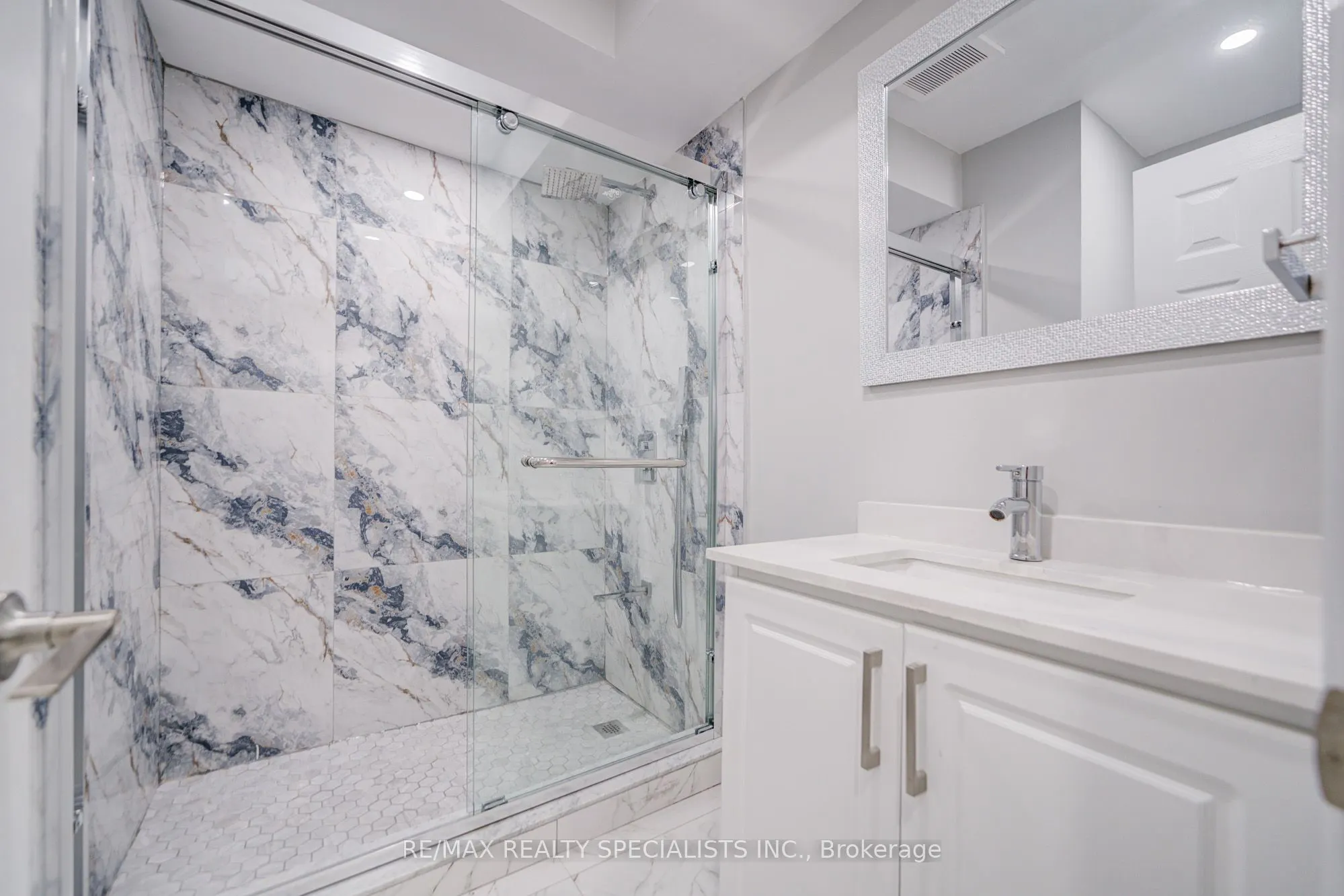 32 Drum Oak Crescent