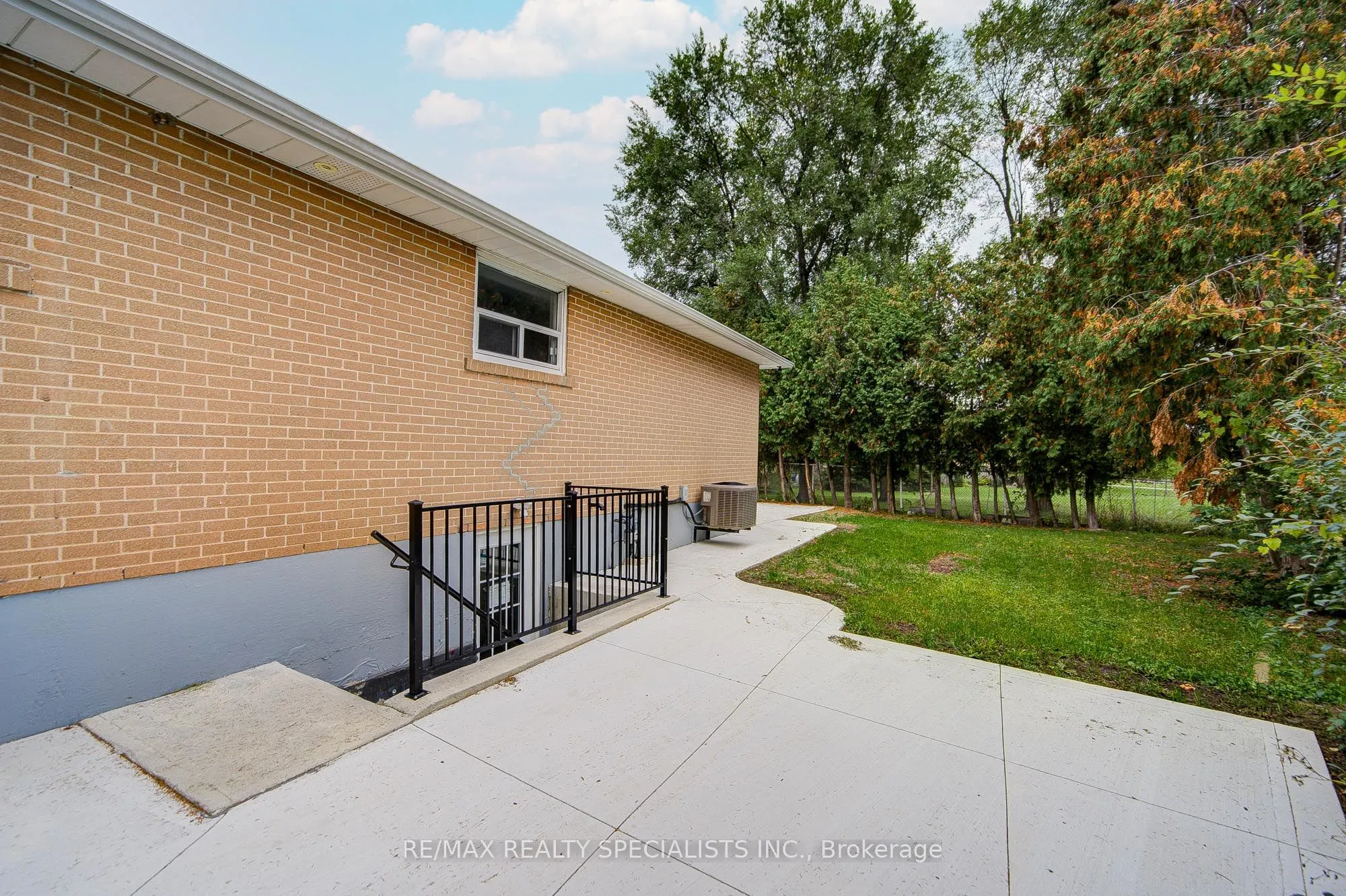 32 Drum Oak Crescent