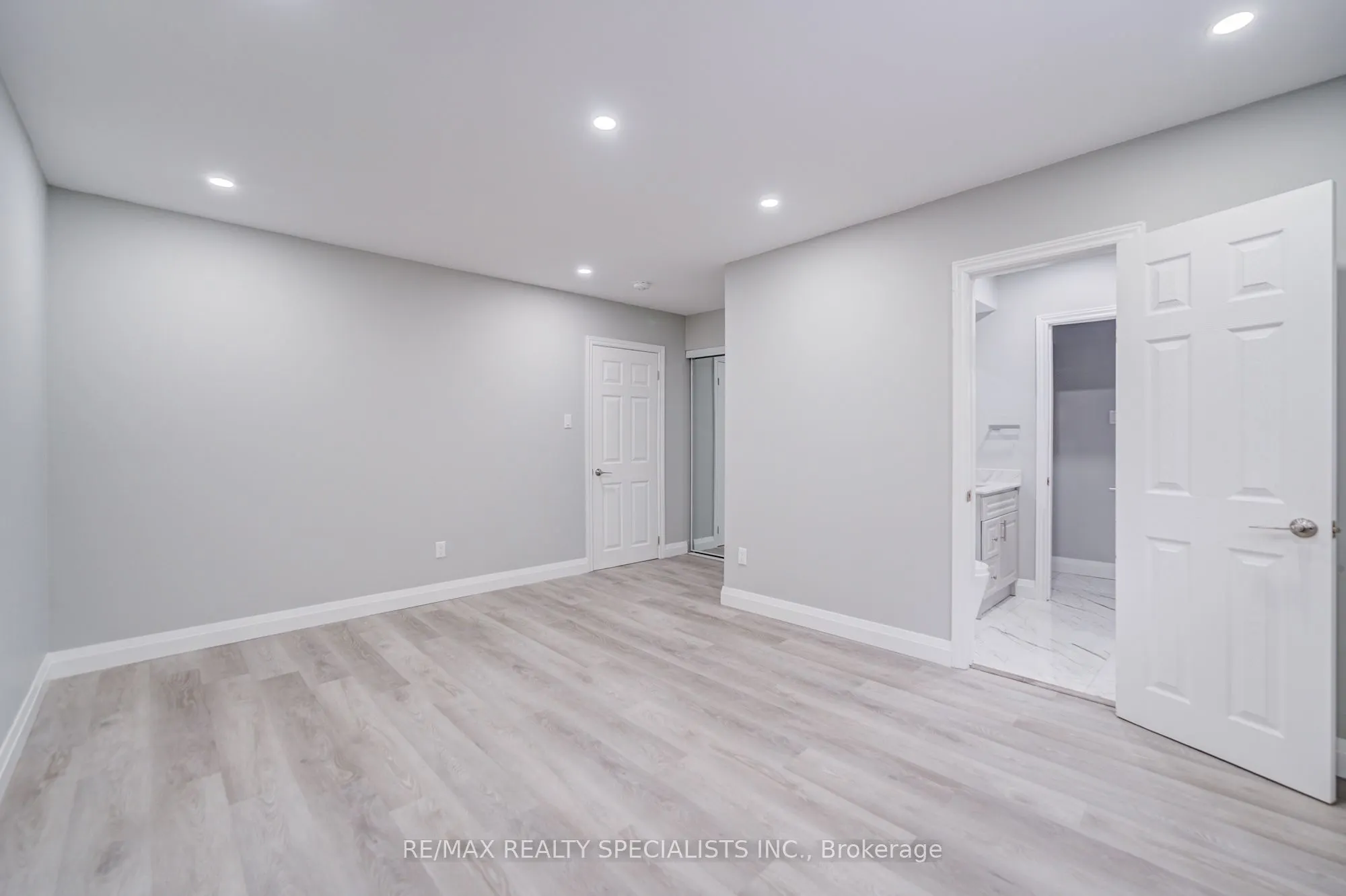 32 Drum Oak Crescent