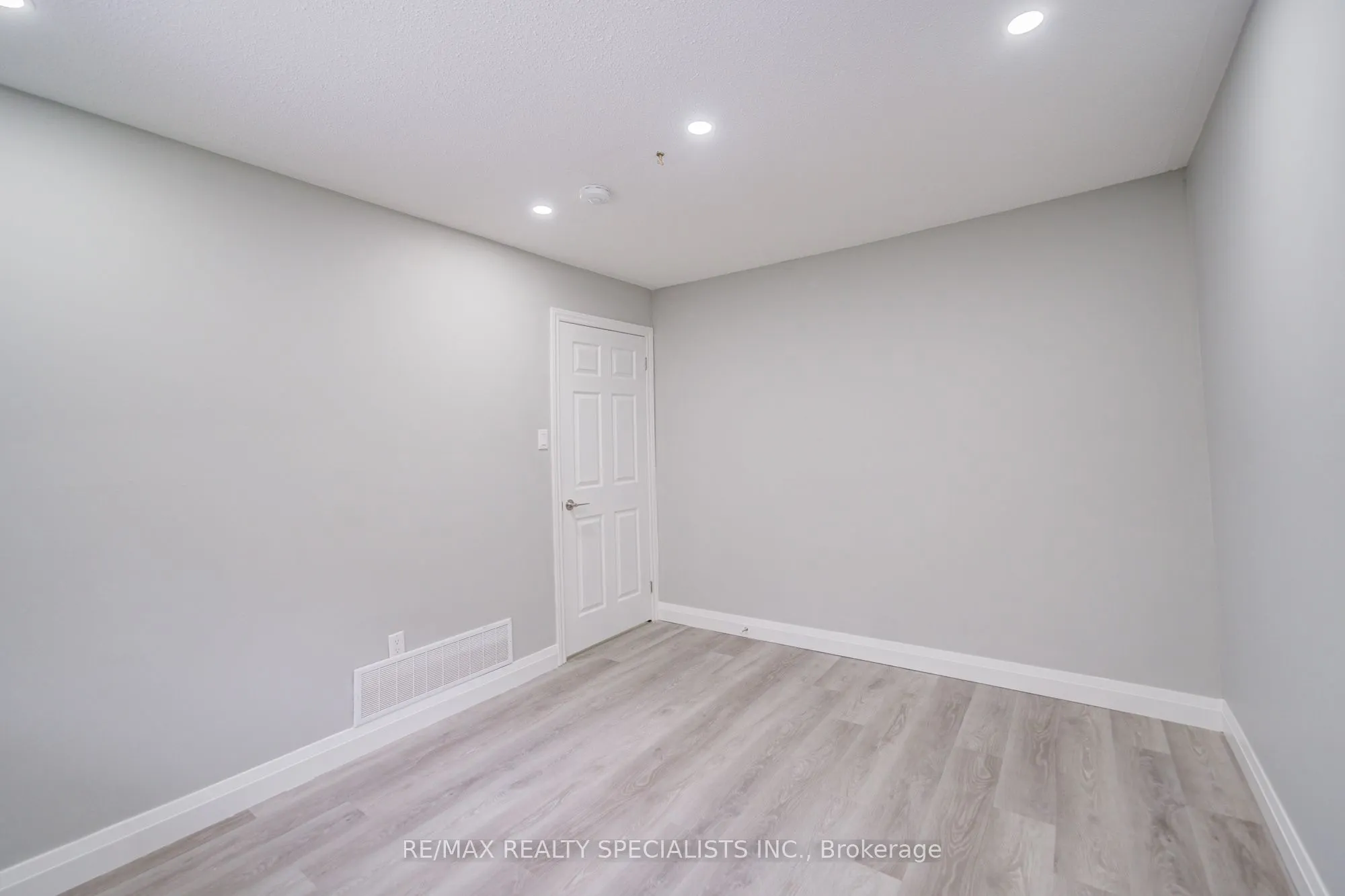 32 Drum Oak Crescent