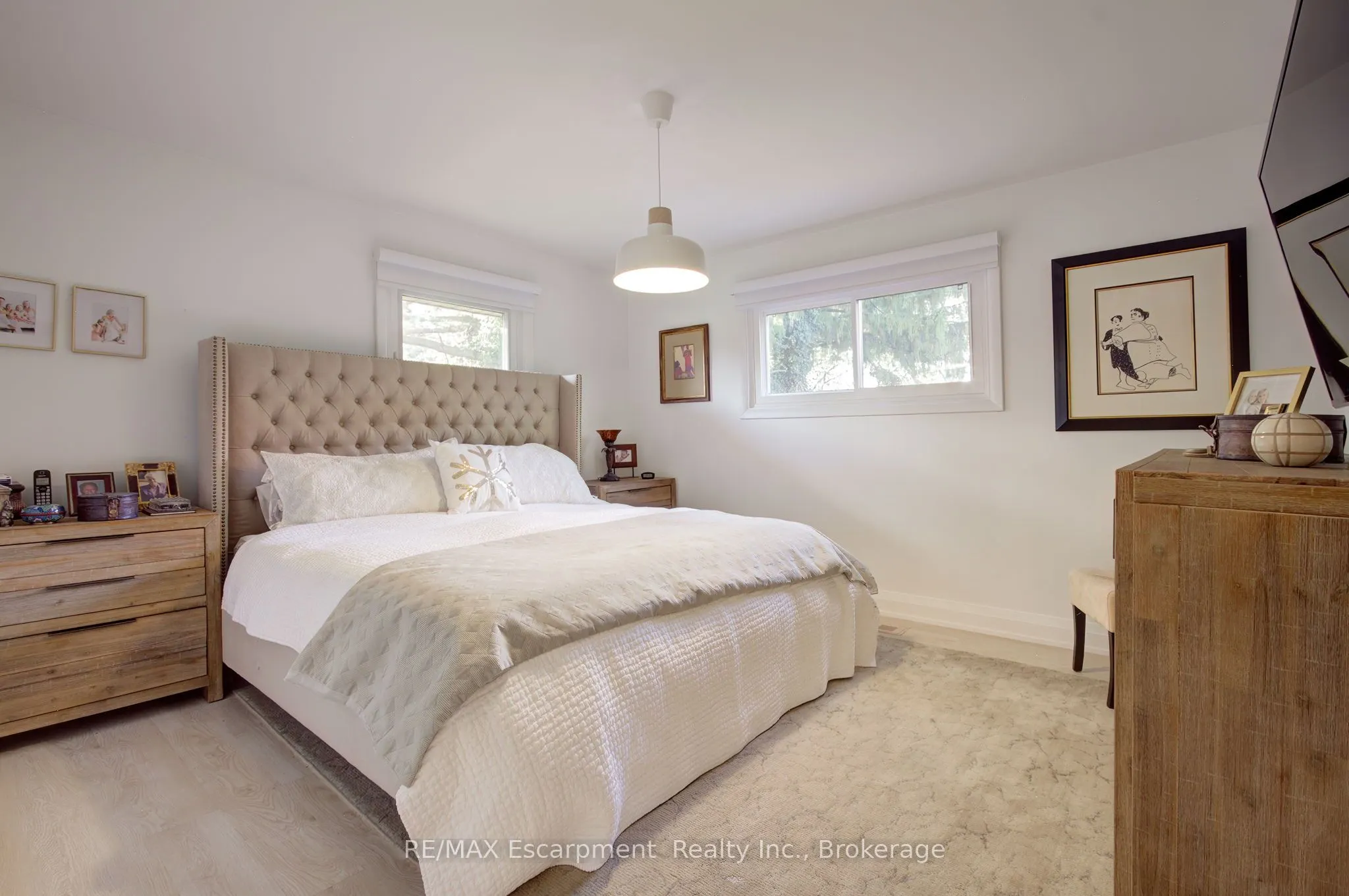 794 Falcon Boulevard