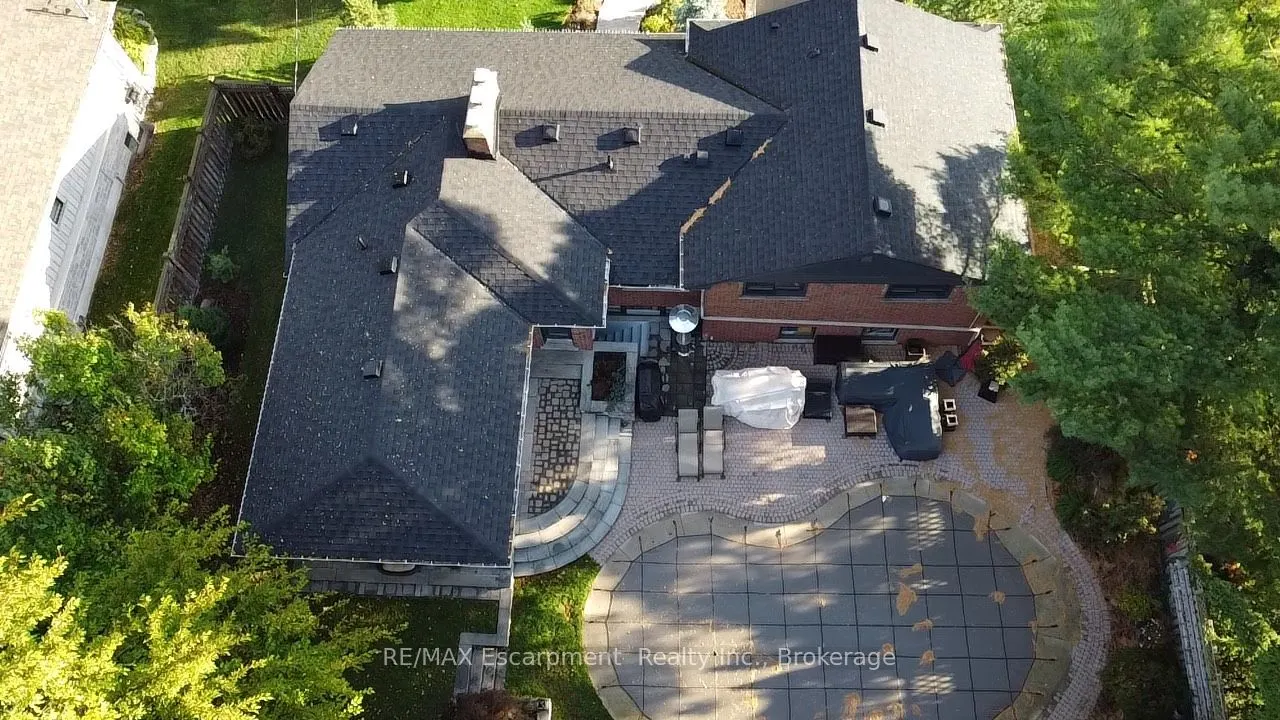 794 Falcon Boulevard