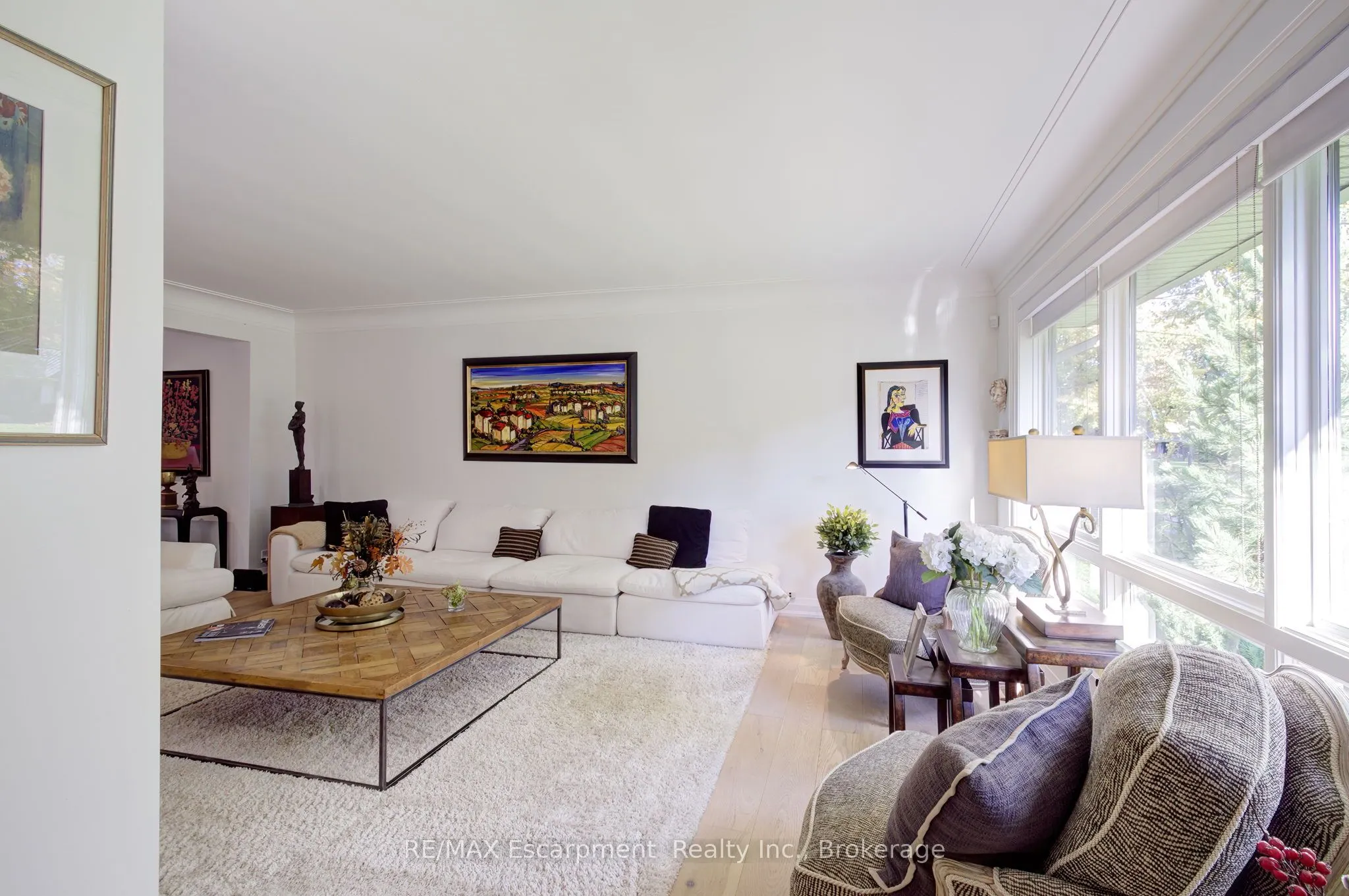 794 Falcon Boulevard