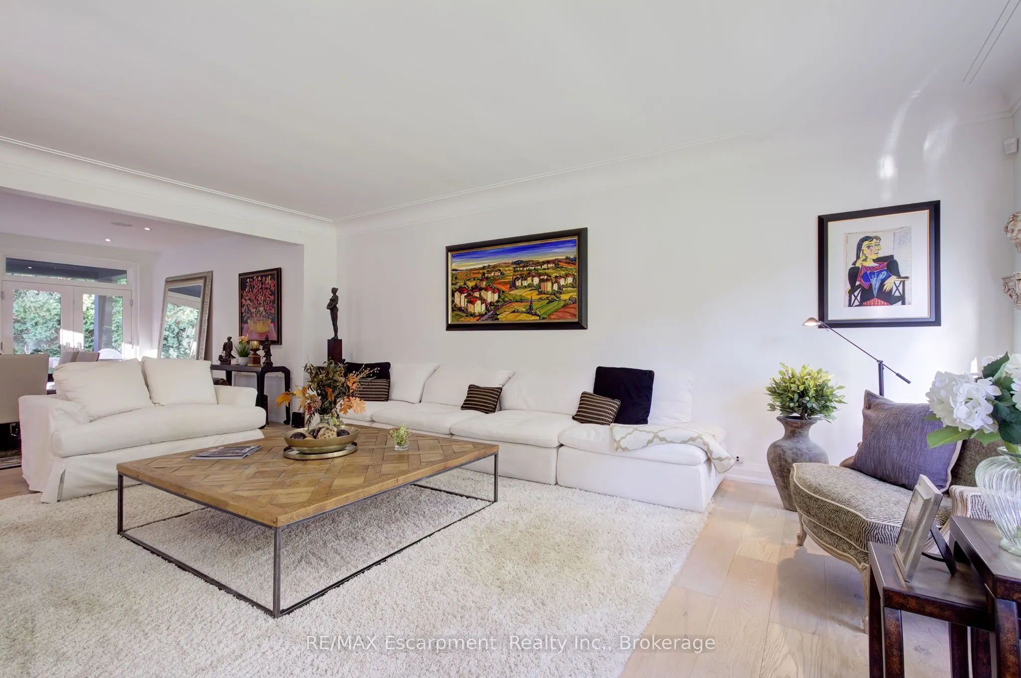 794 Falcon Boulevard