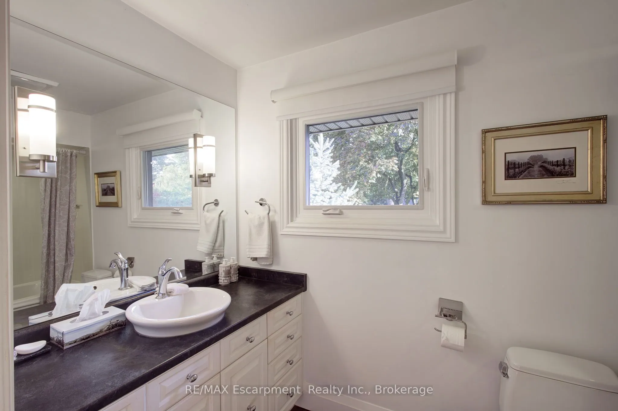 794 Falcon Boulevard