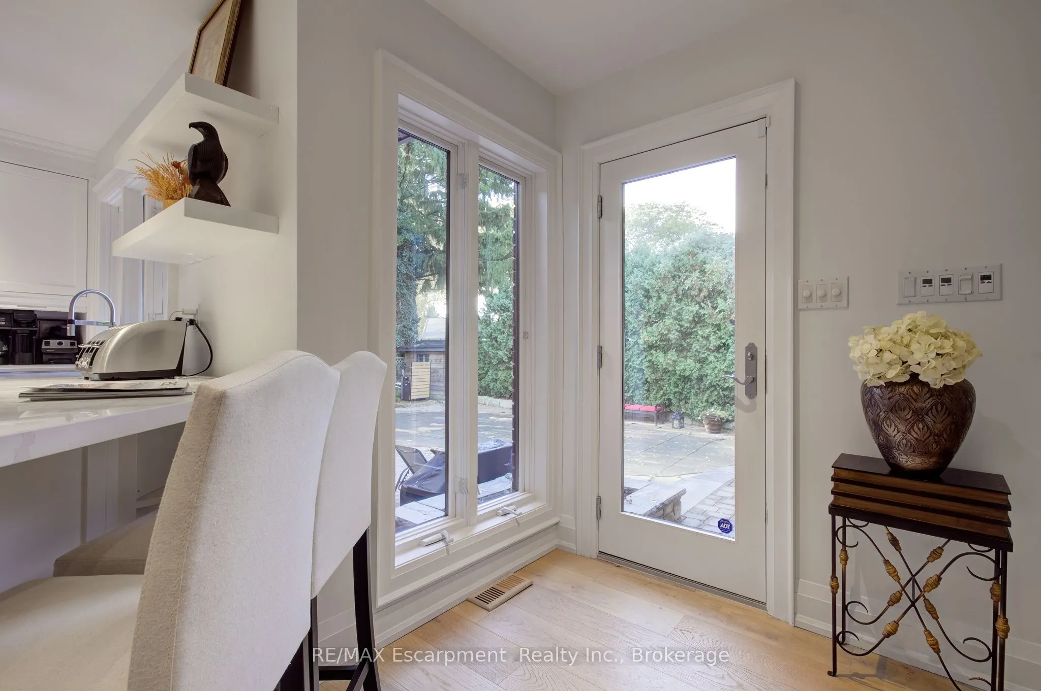 794 Falcon Boulevard