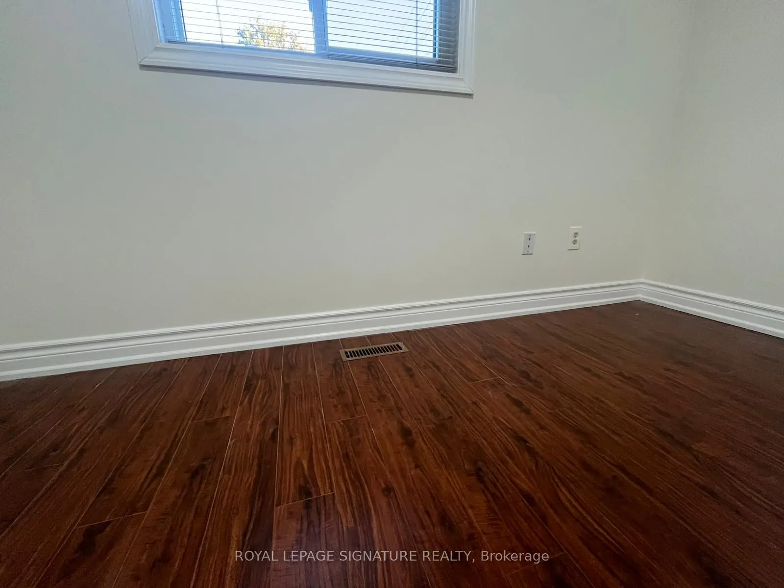 327 Evergreen Crescent, #Main