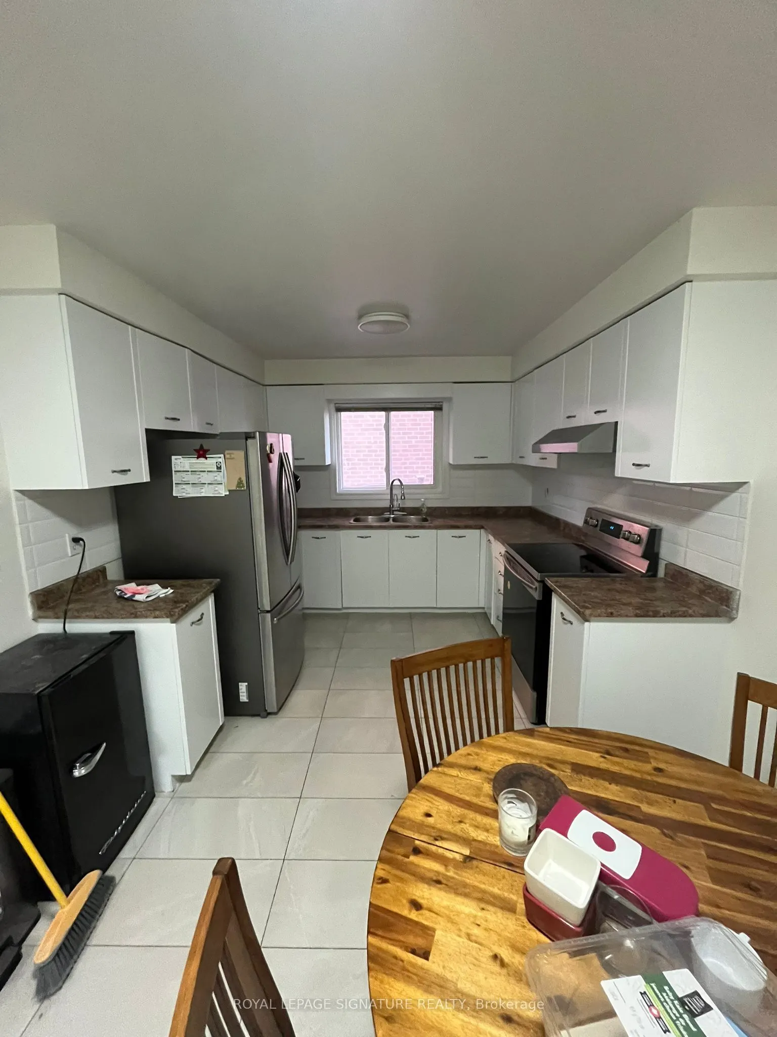 327 Evergreen Crescent, #Main