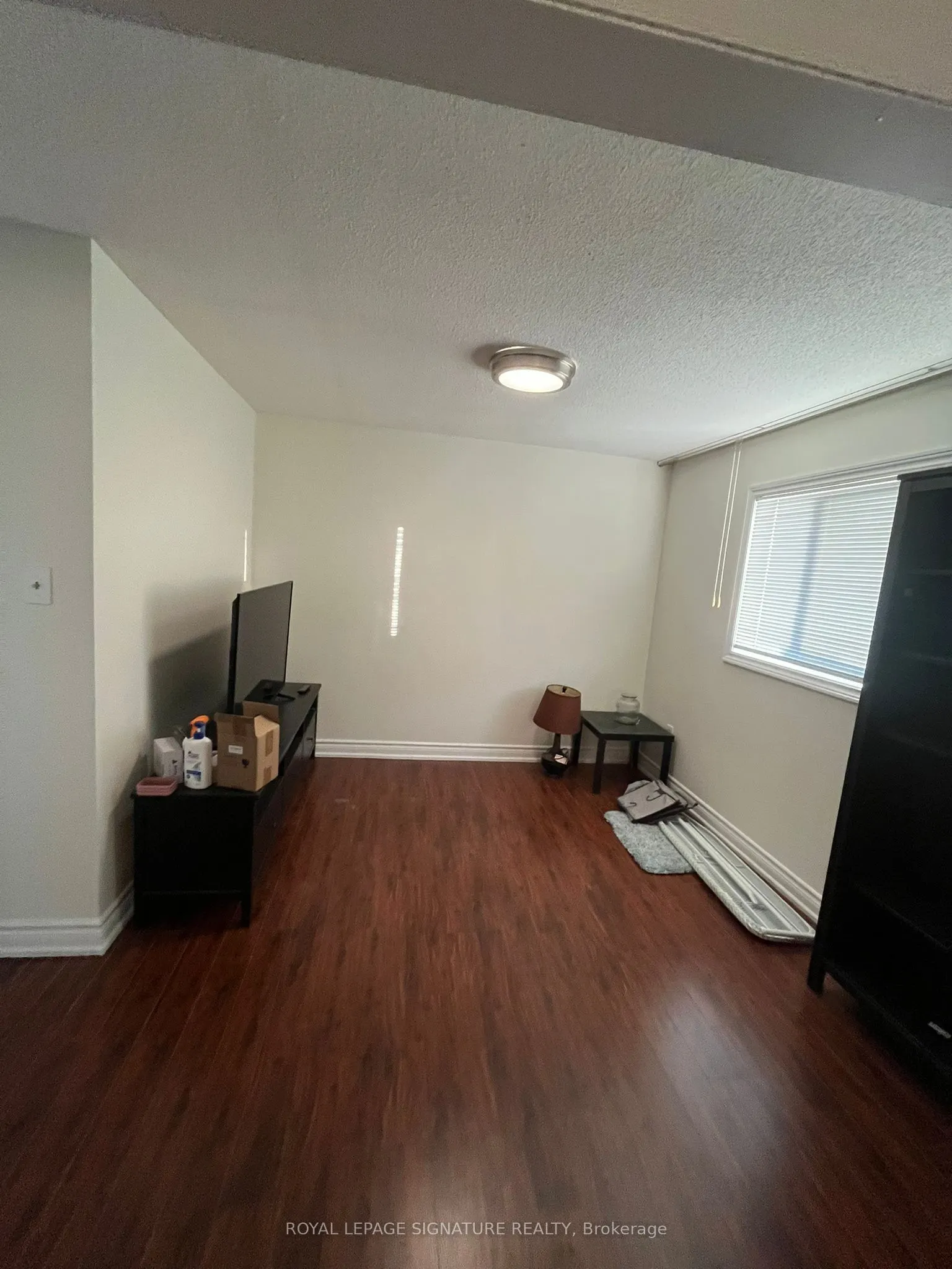 327 Evergreen Crescent, #Main