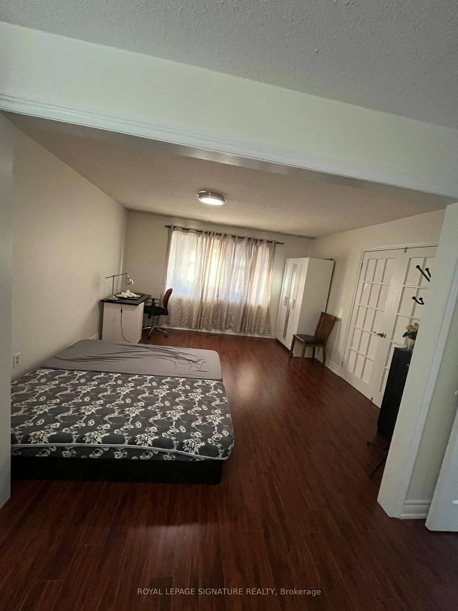 327 Evergreen Crescent, #Main