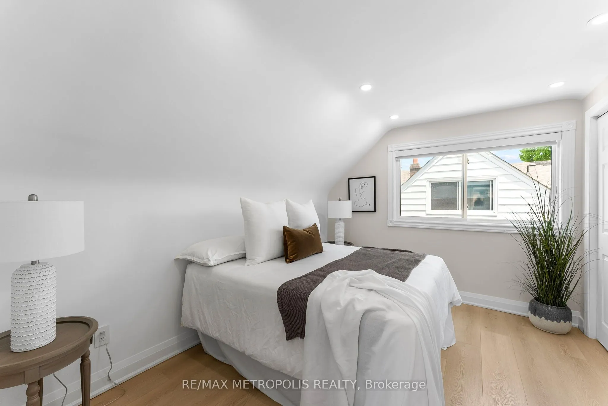 96 Allenby Avenue, #Main