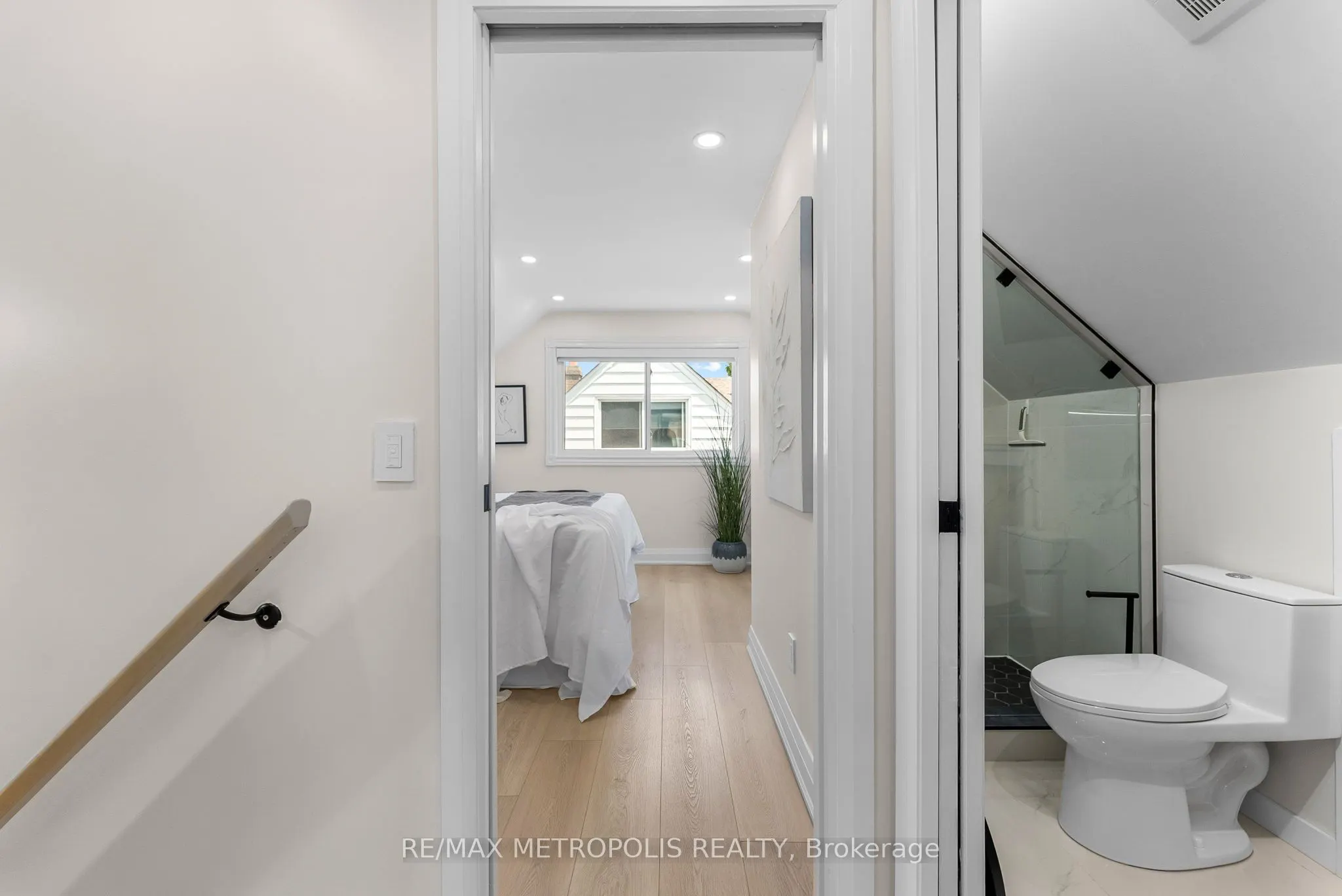 96 Allenby Avenue, #Main