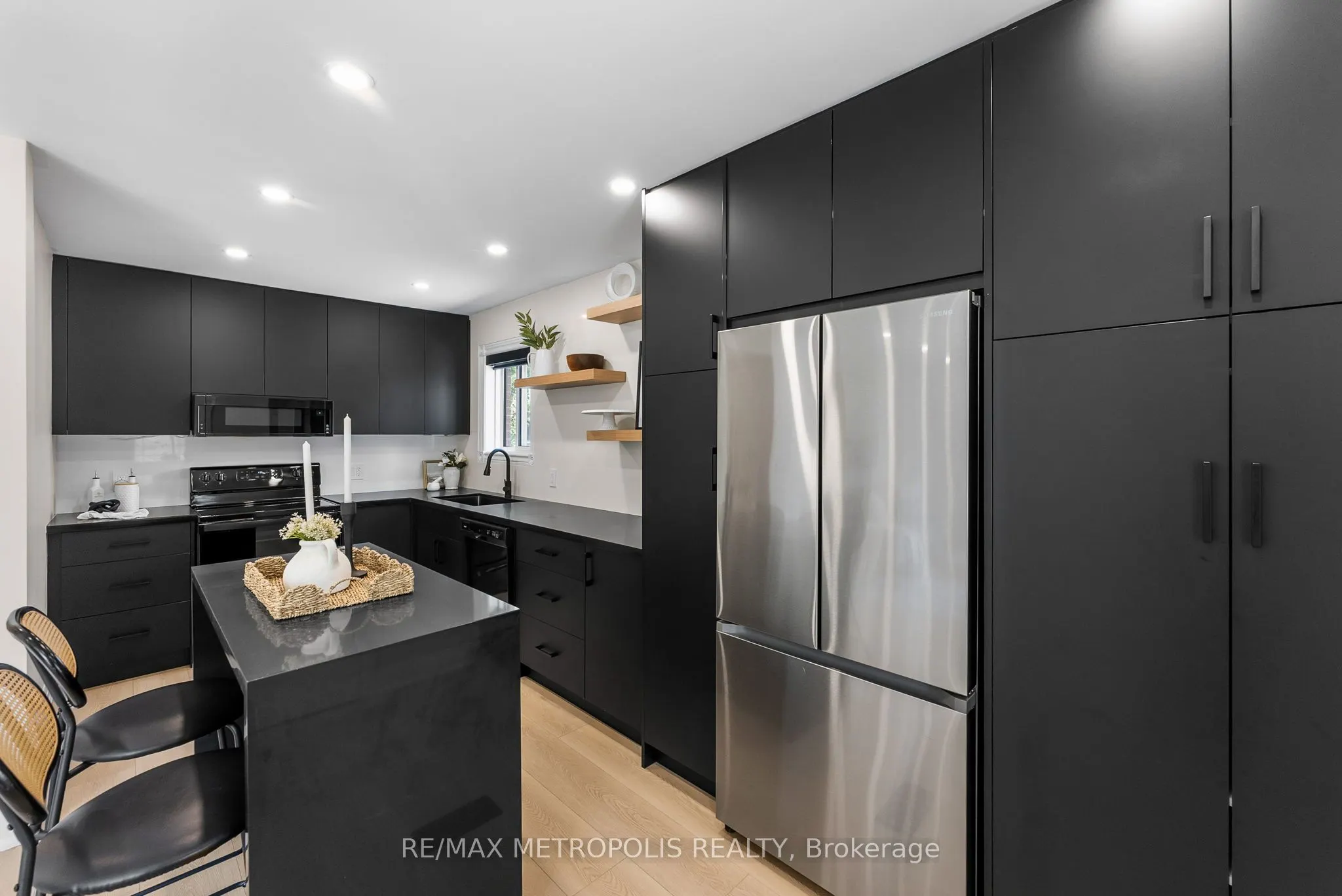 96 Allenby Avenue, #Main