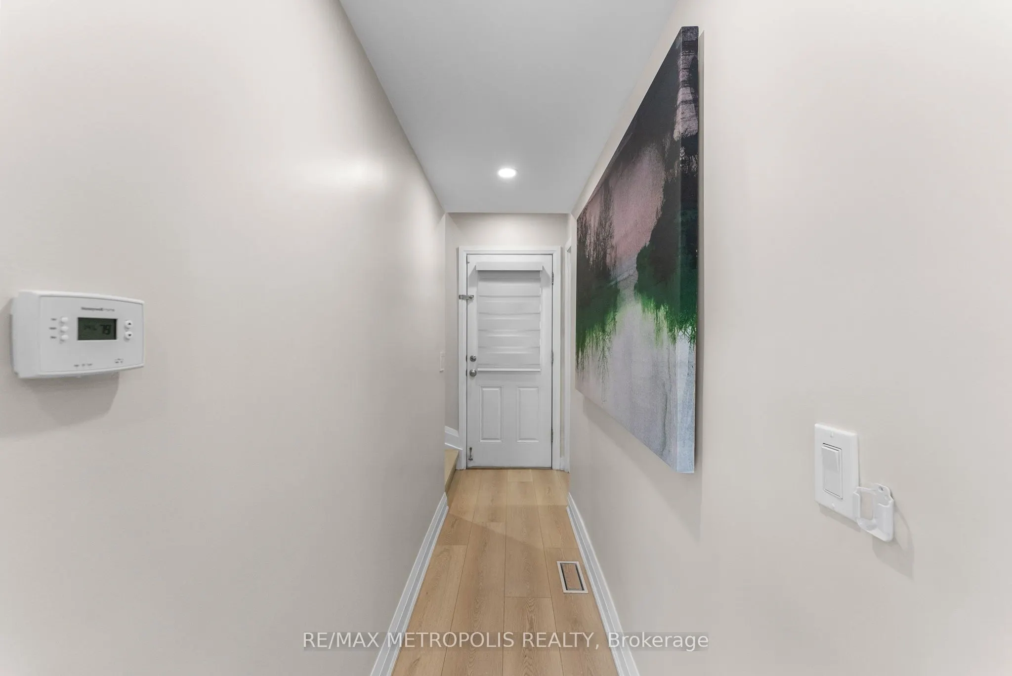 96 Allenby Avenue, #Main