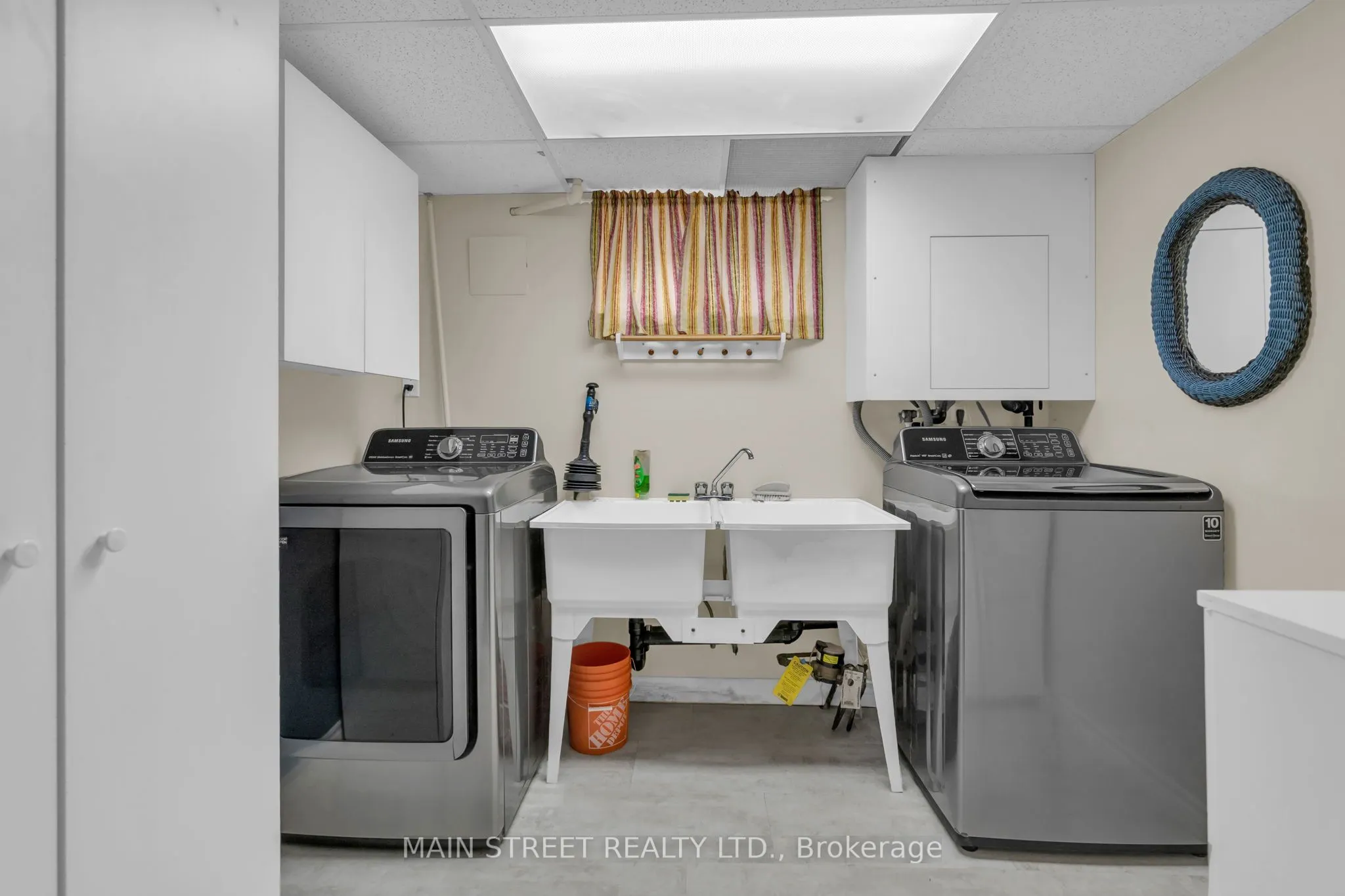 47 Graystone Gardens