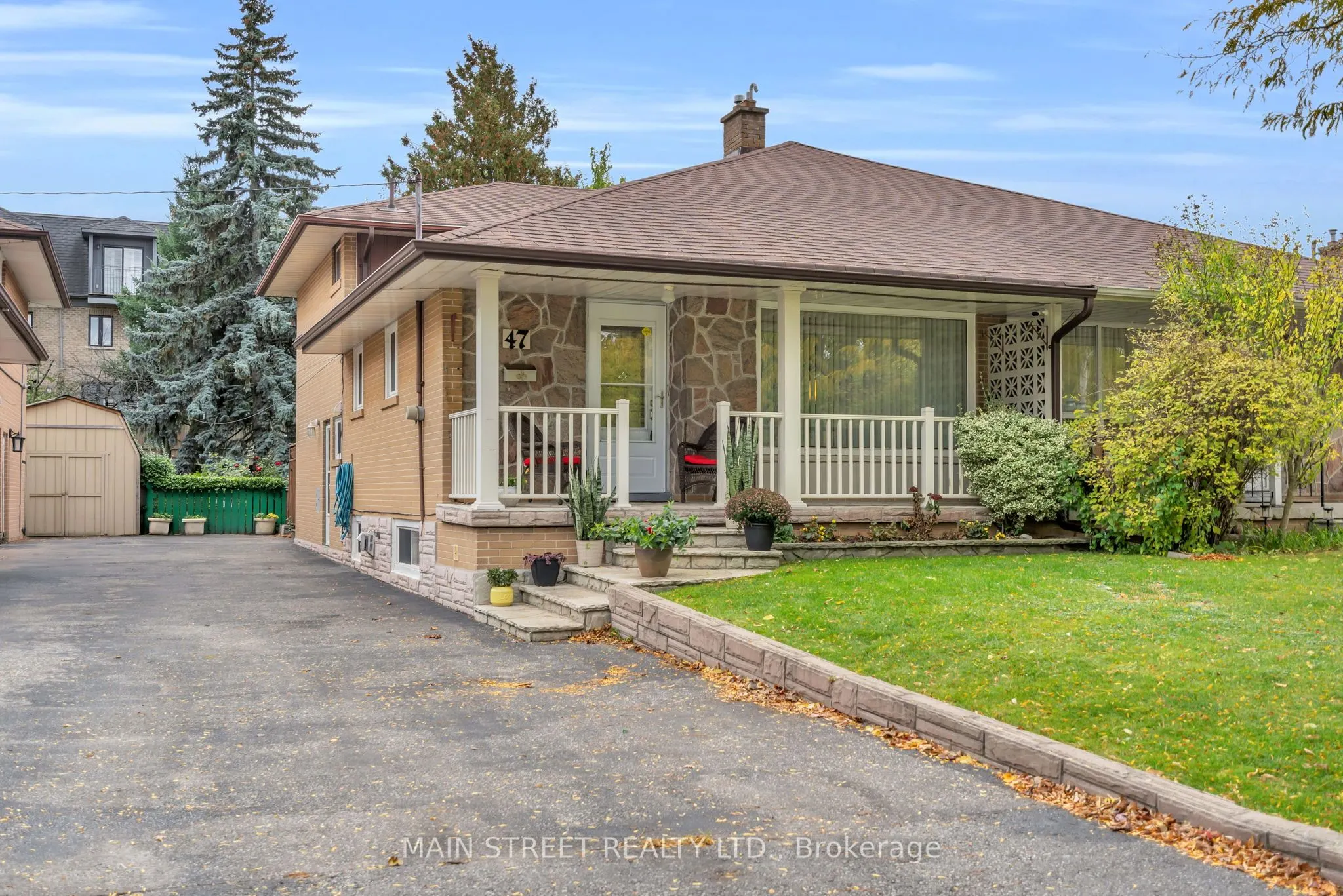 47 Graystone Gardens